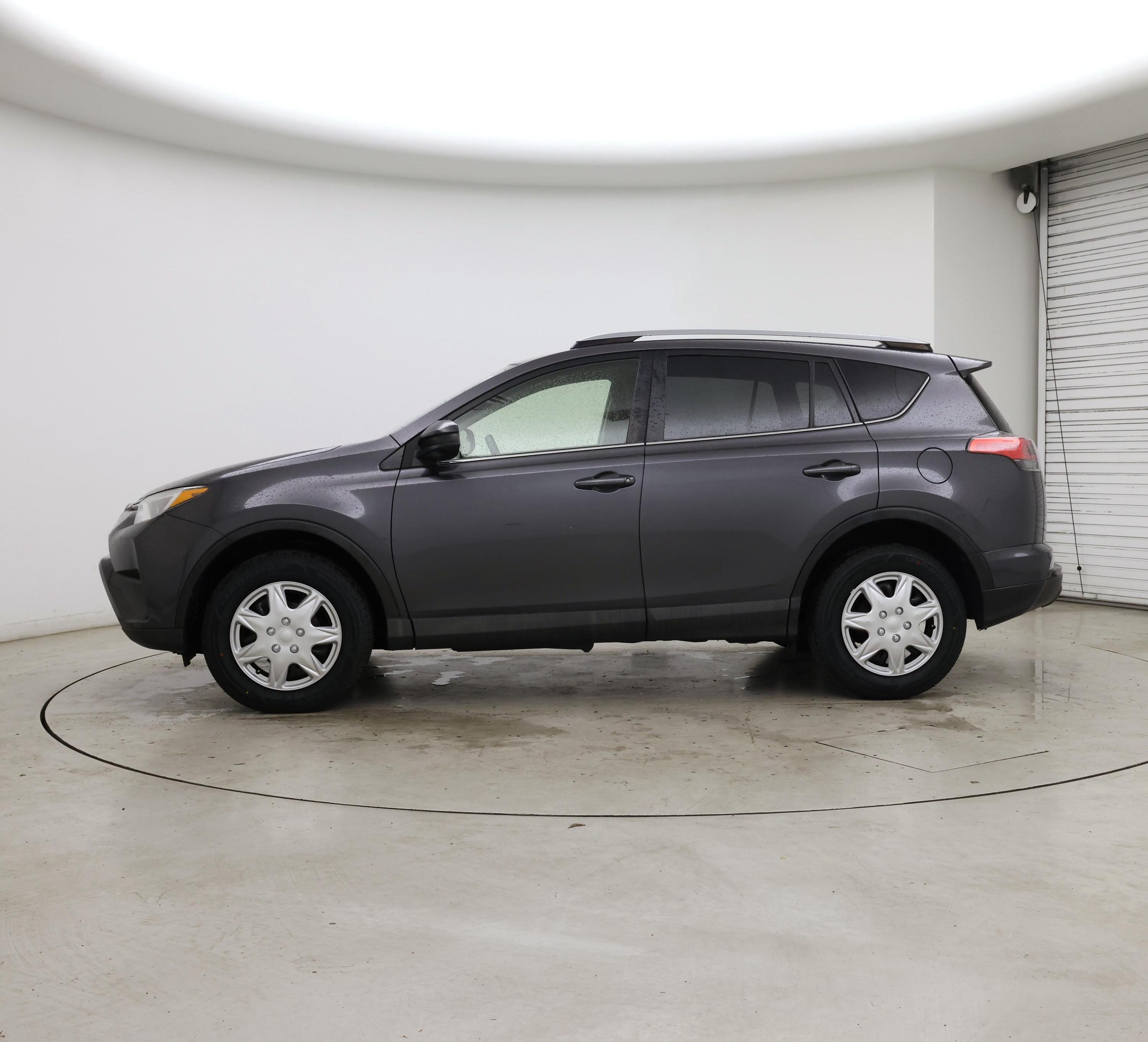 Thumbnail: 2018 Toyota RAV4 - 3