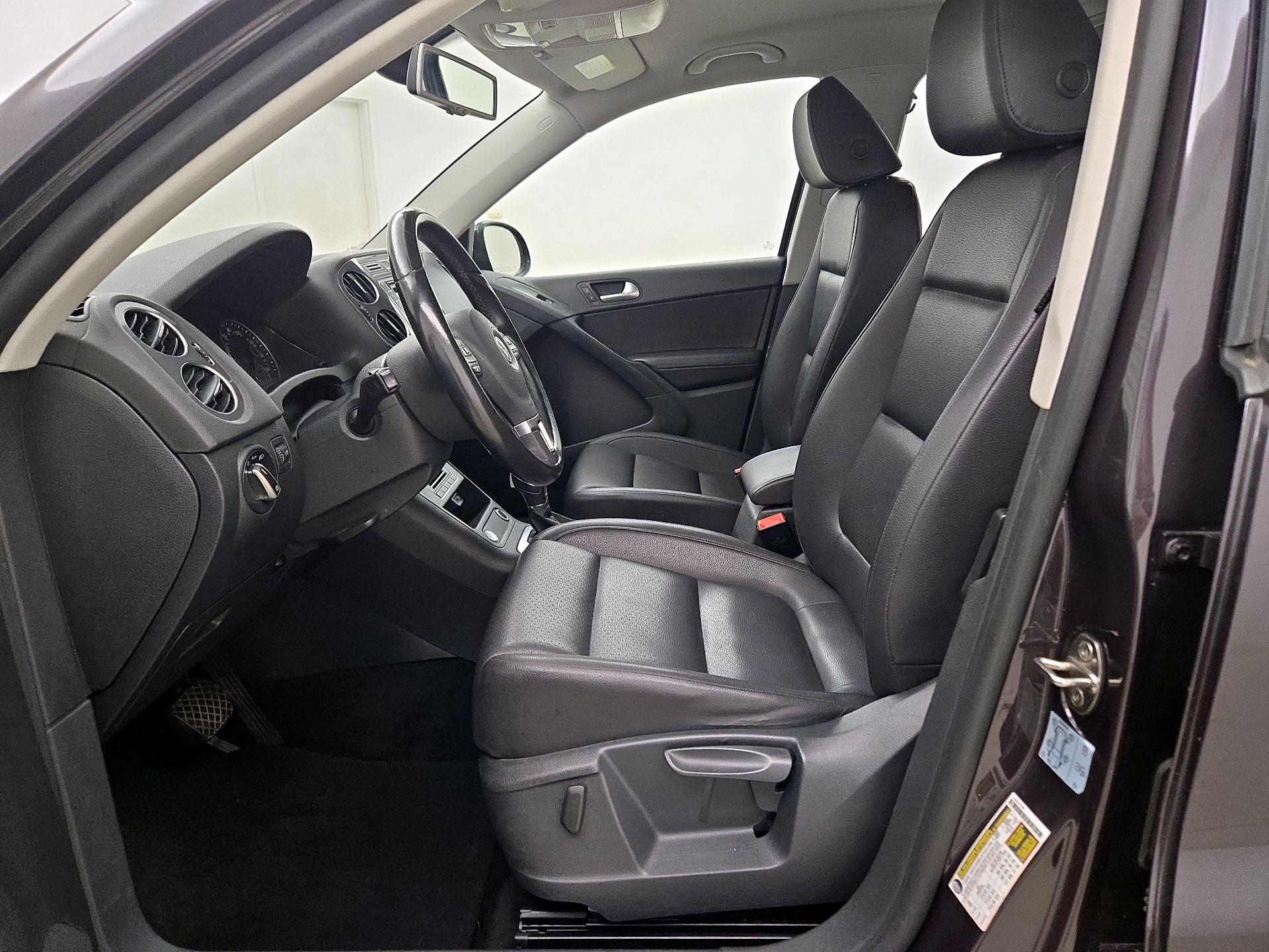Thumbnail: 2016 Volkswagen Tiguan - 11