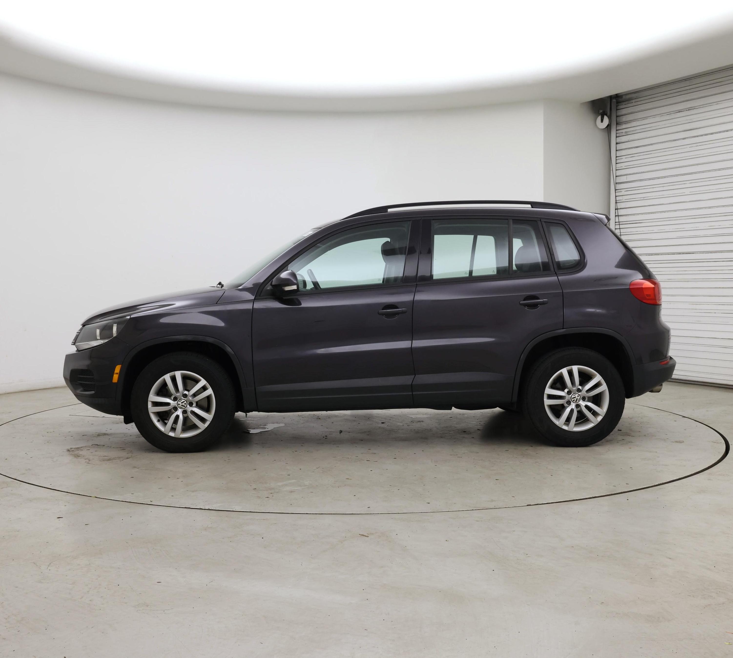 Thumbnail: 2016 Volkswagen Tiguan - 3