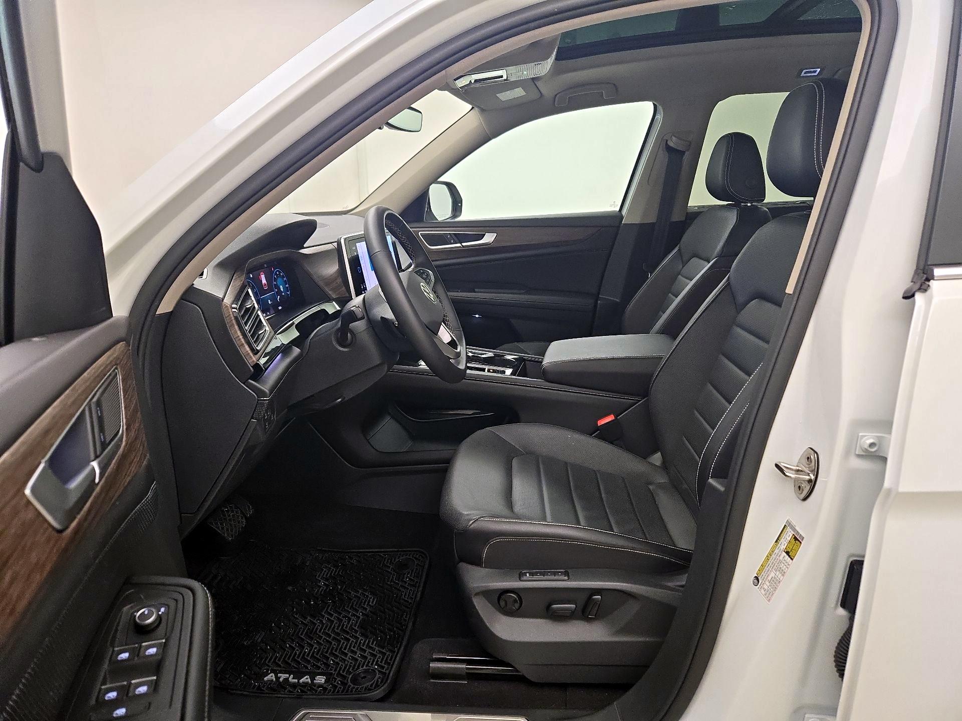 Thumbnail: 2024 Volkswagen Atlas - 11