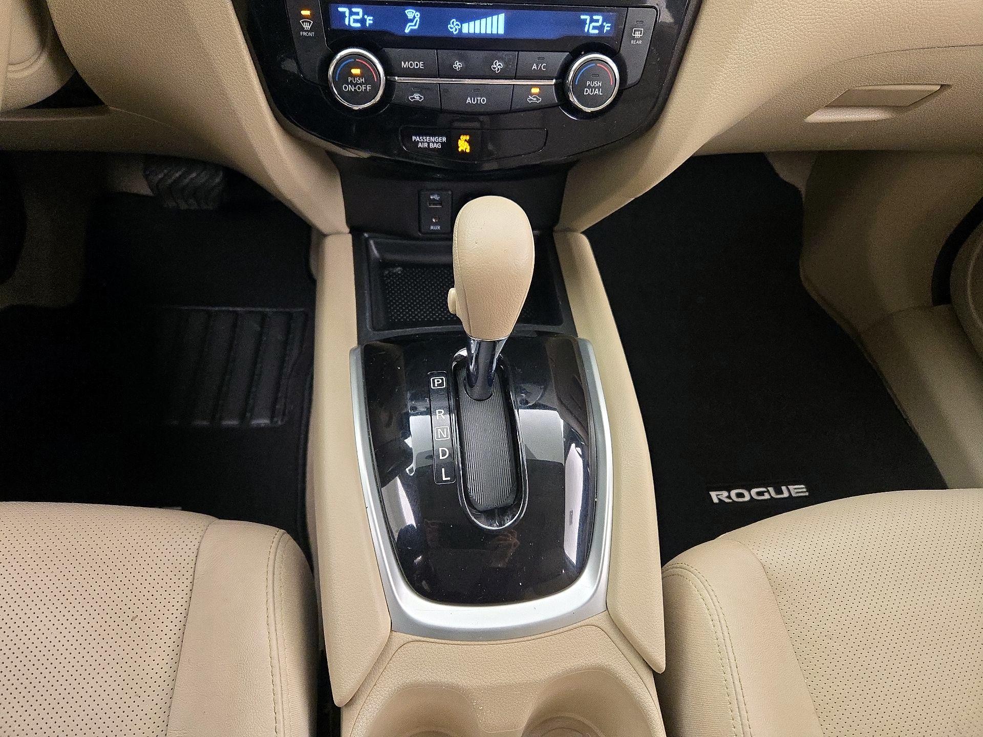 Thumbnail: 2015 Nissan Rogue - 16
