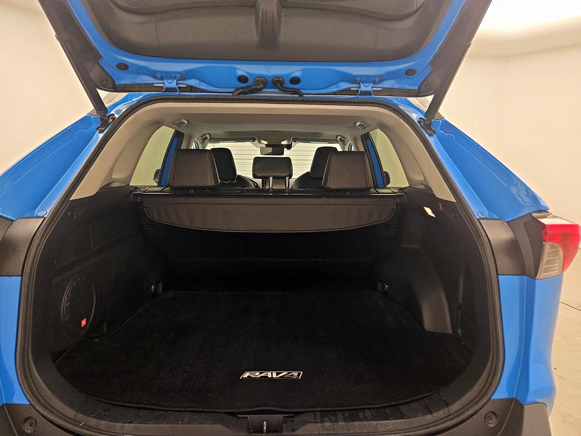 Thumbnail: 2019 Toyota RAV4 - 17