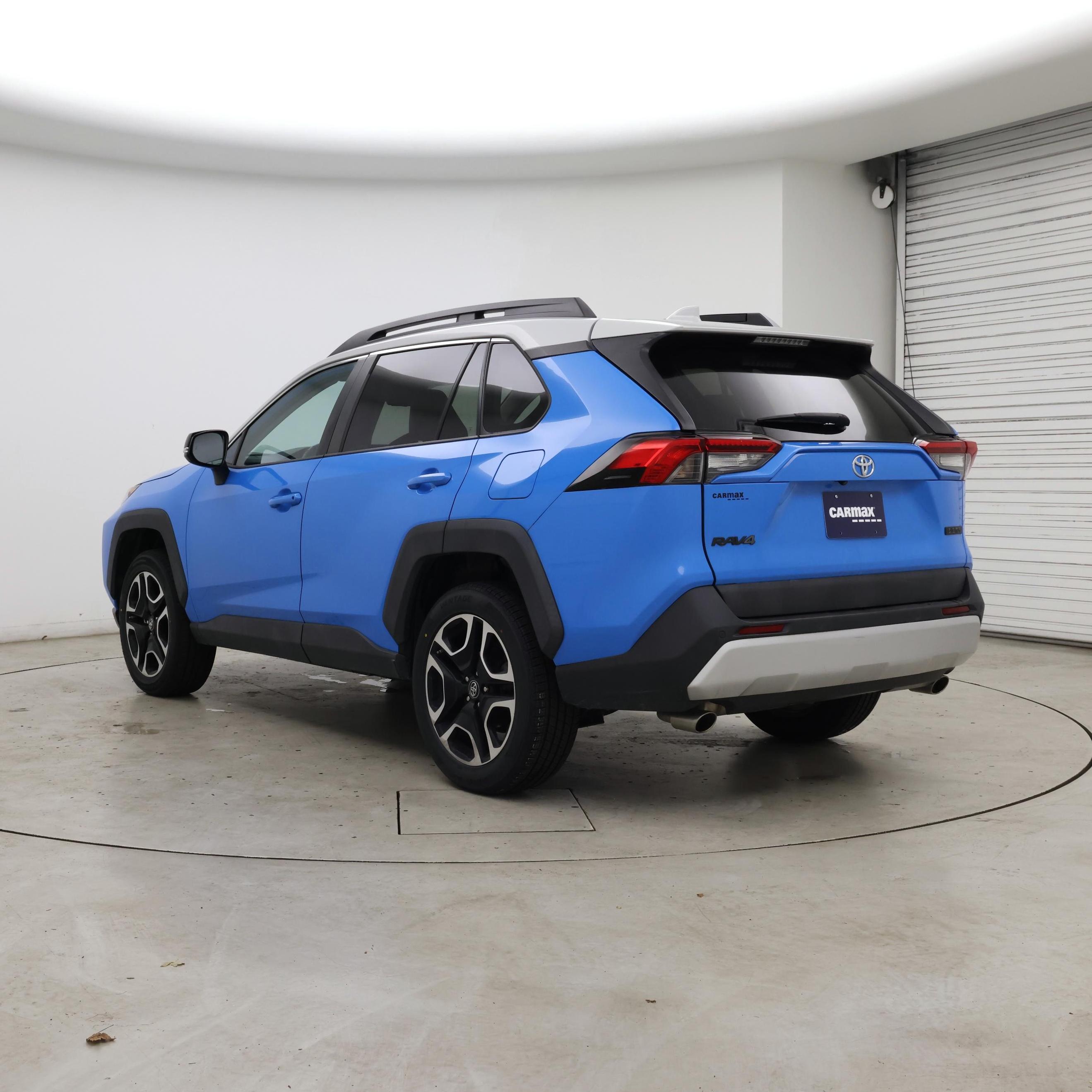 Thumbnail: 2019 Toyota RAV4 - 2