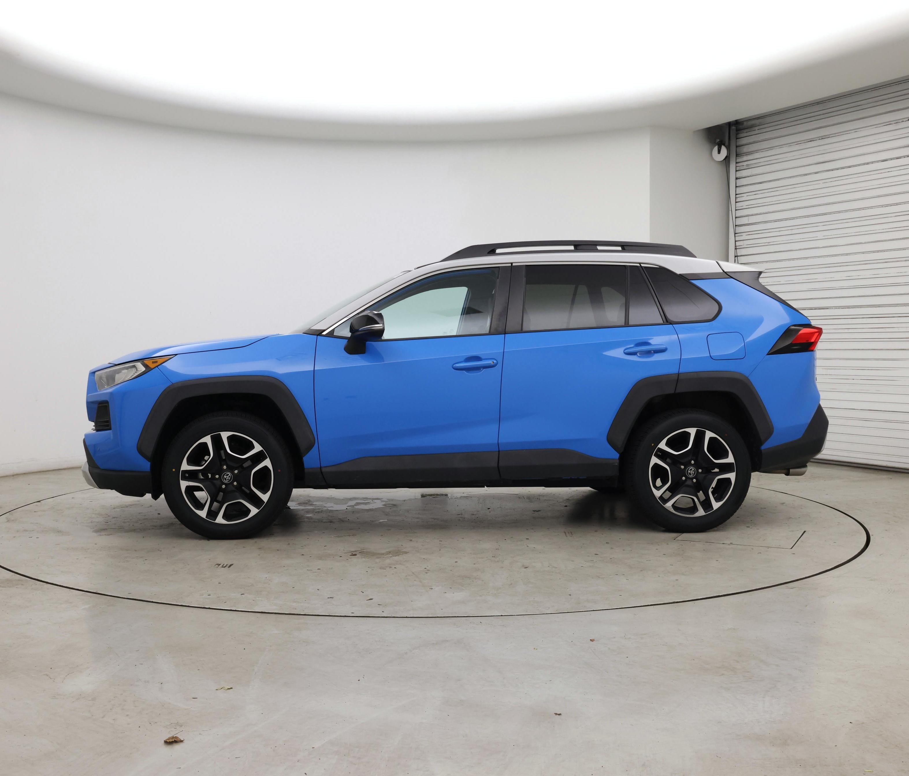 Thumbnail: 2019 Toyota RAV4 - 3