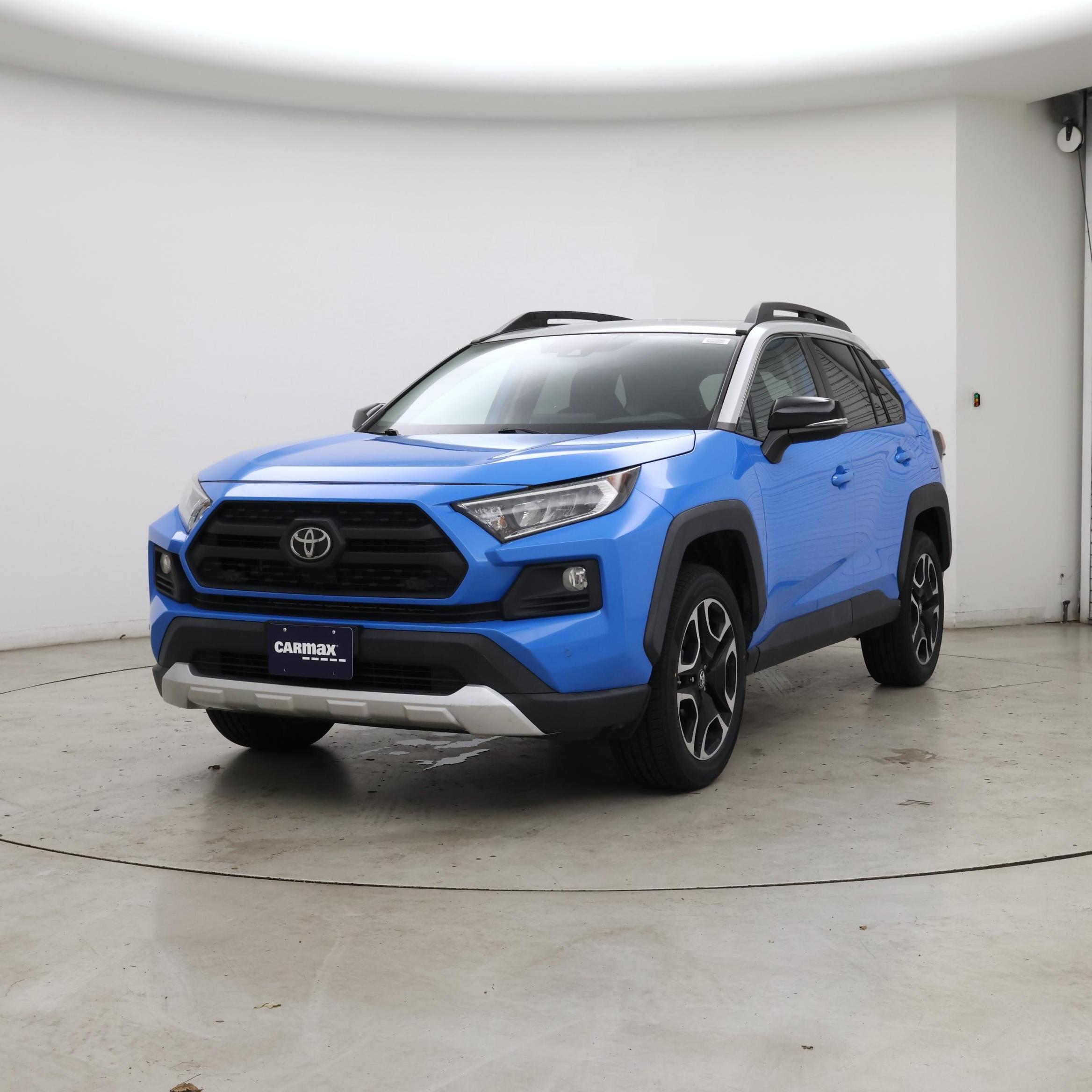 Thumbnail: 2019 Toyota RAV4 - 4
