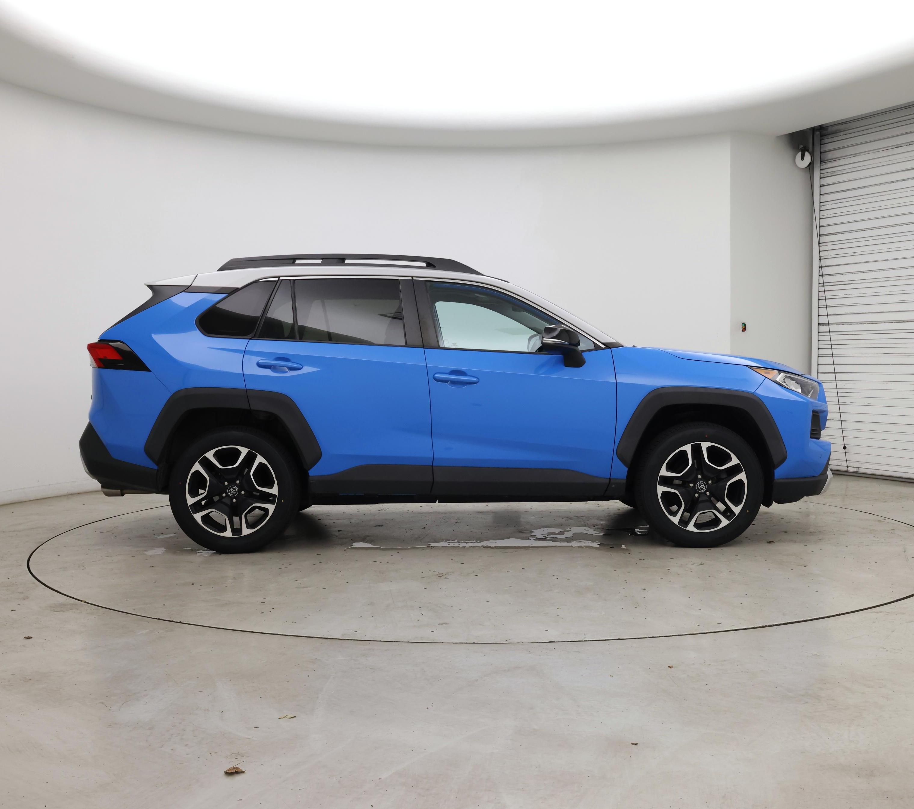Thumbnail: 2019 Toyota RAV4 - 7