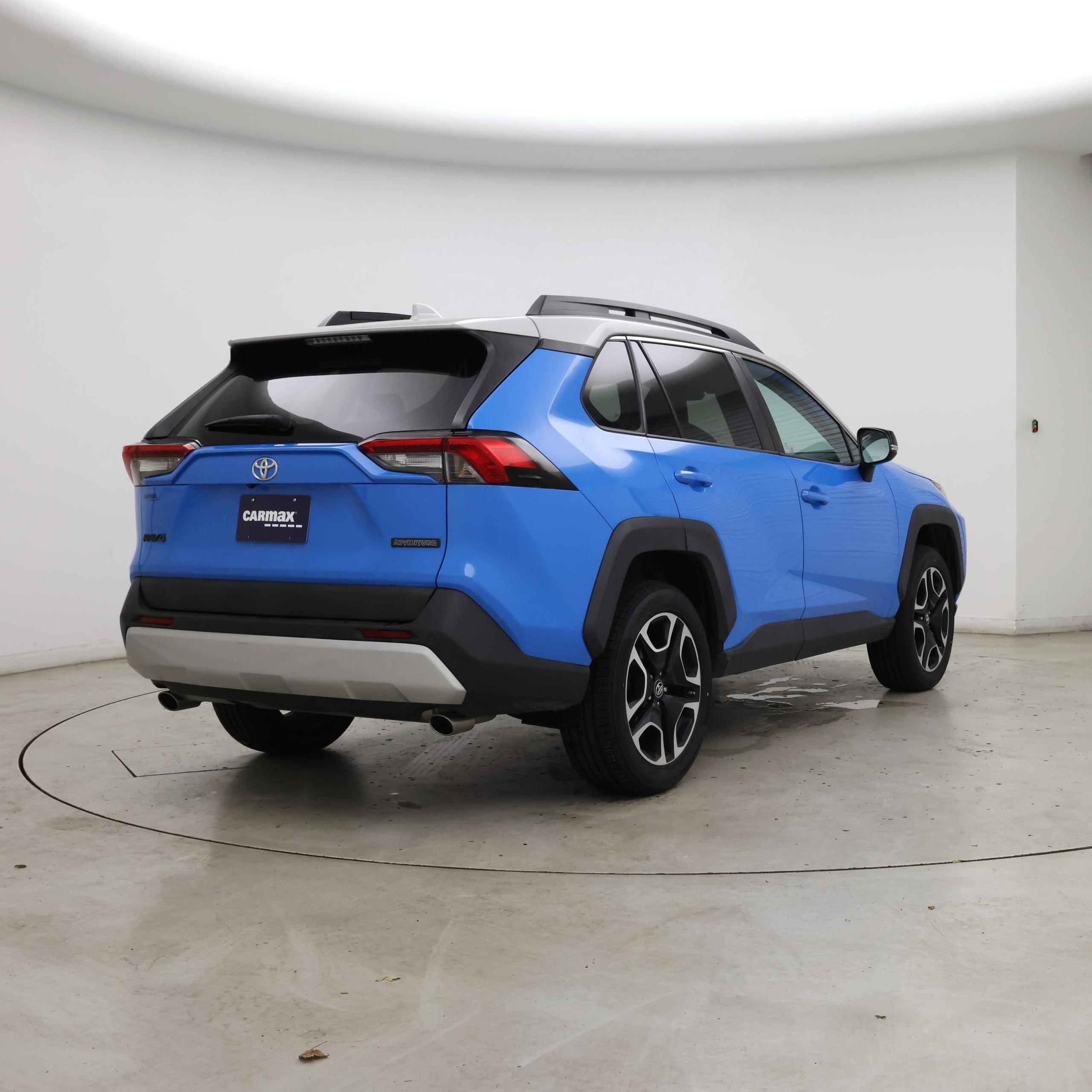 Thumbnail: 2019 Toyota RAV4 - 8