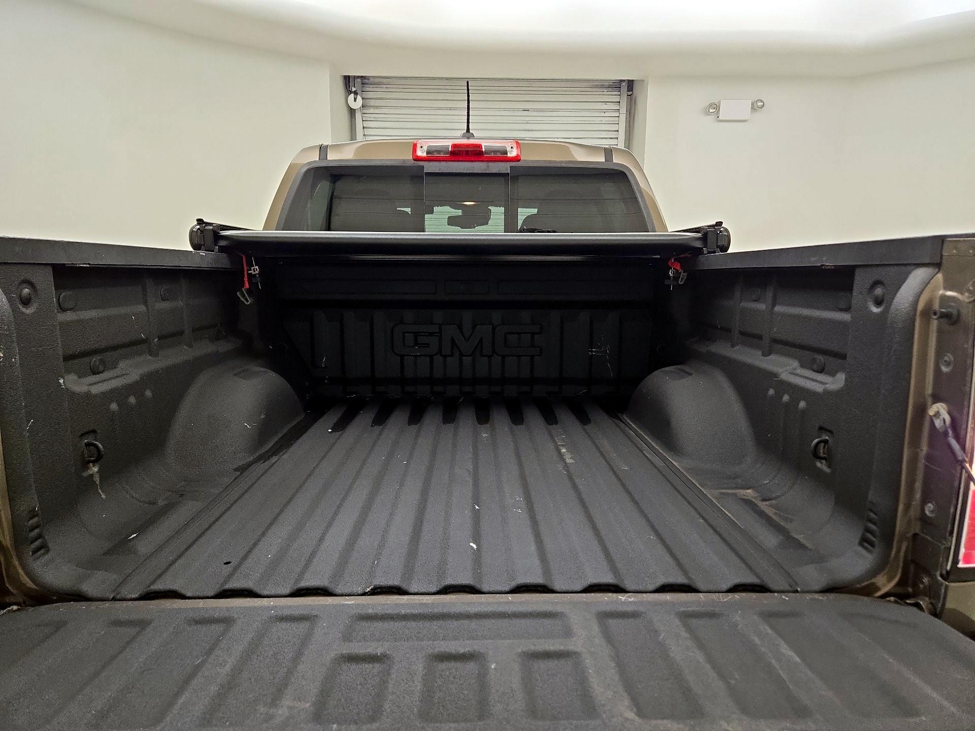Thumbnail: 2016 GMC Canyon - 17
