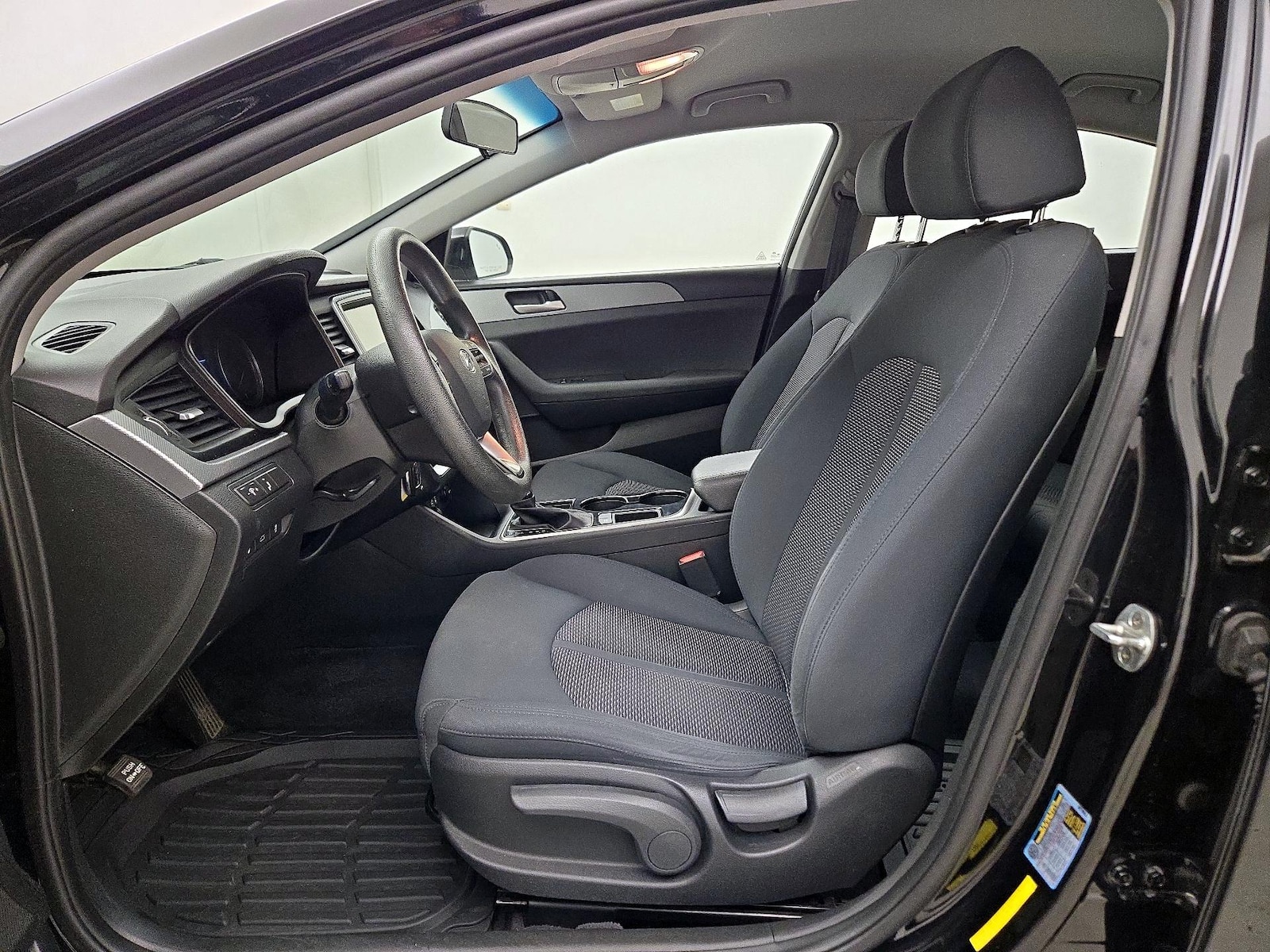 2018 Hyundai Sonata SE - Photo 12