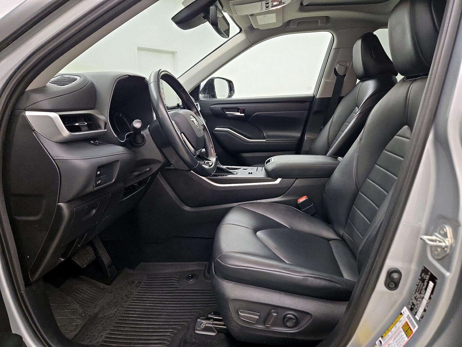 Thumbnail: 2021 Toyota Highlander - 11