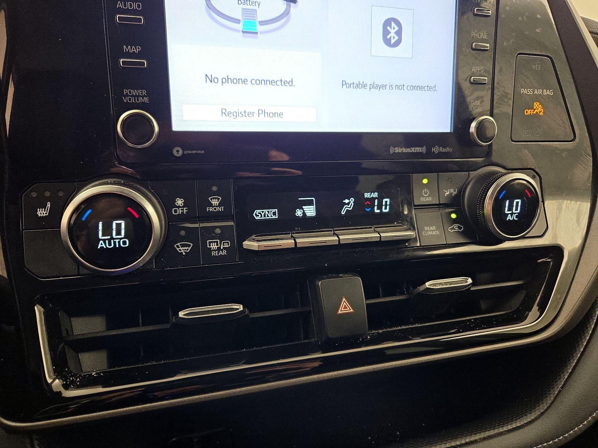 Thumbnail: 2021 Toyota Highlander - 15
