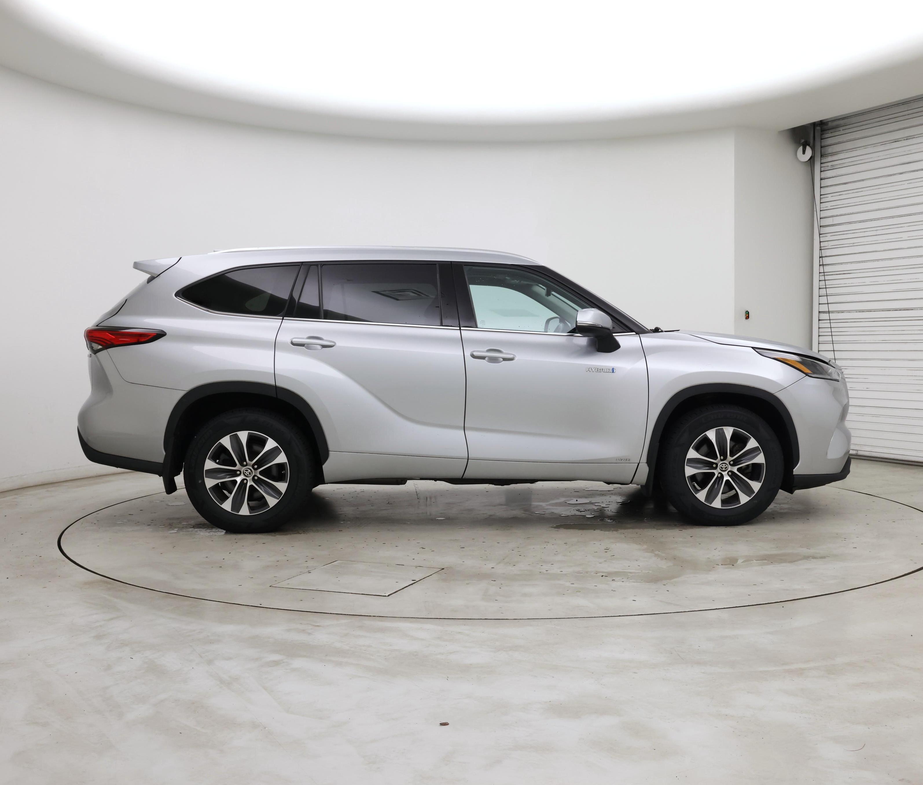Thumbnail: 2021 Toyota Highlander - 7