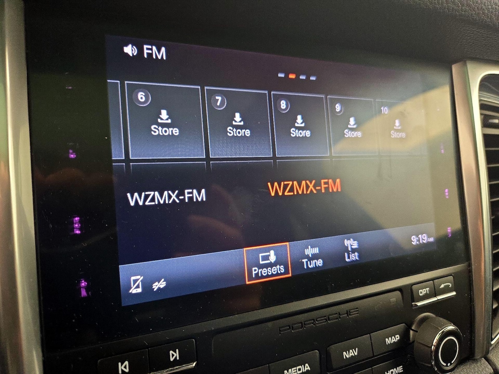 2018 Porsche Macan S - Photo 17
