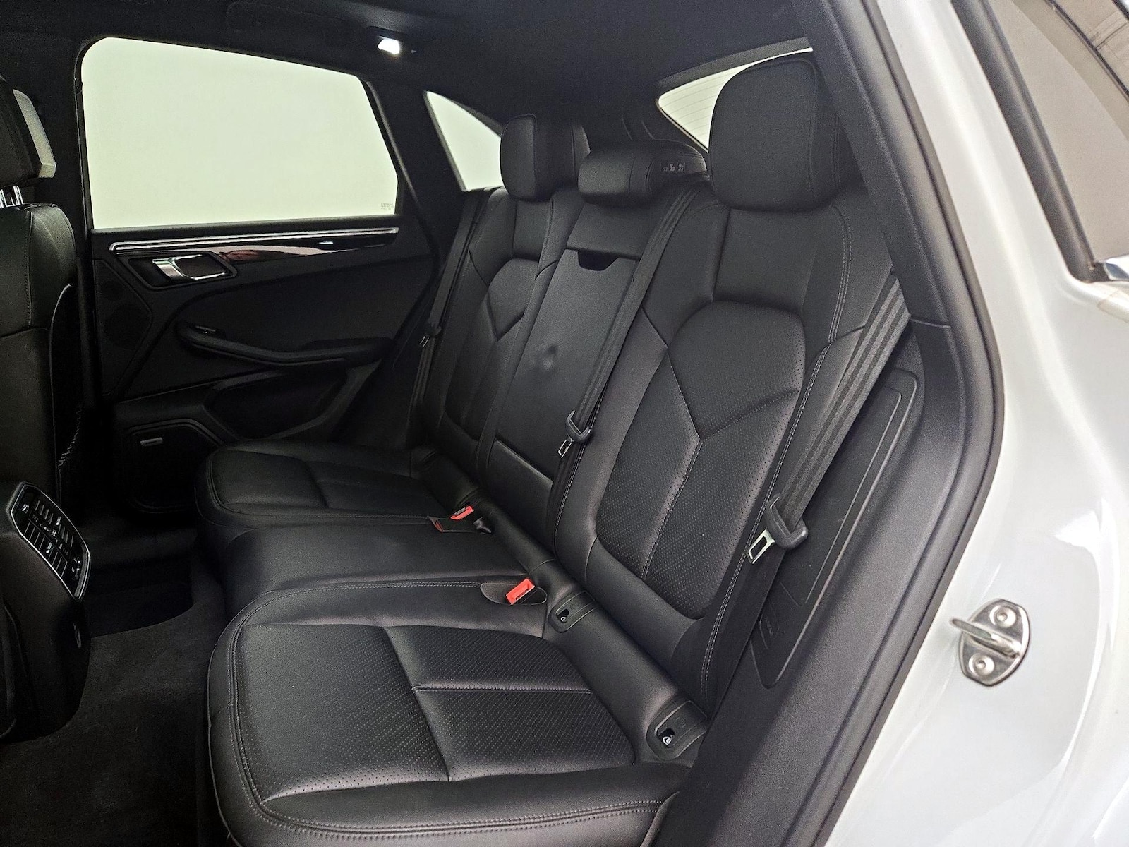 2018 Porsche Macan S - Photo 22