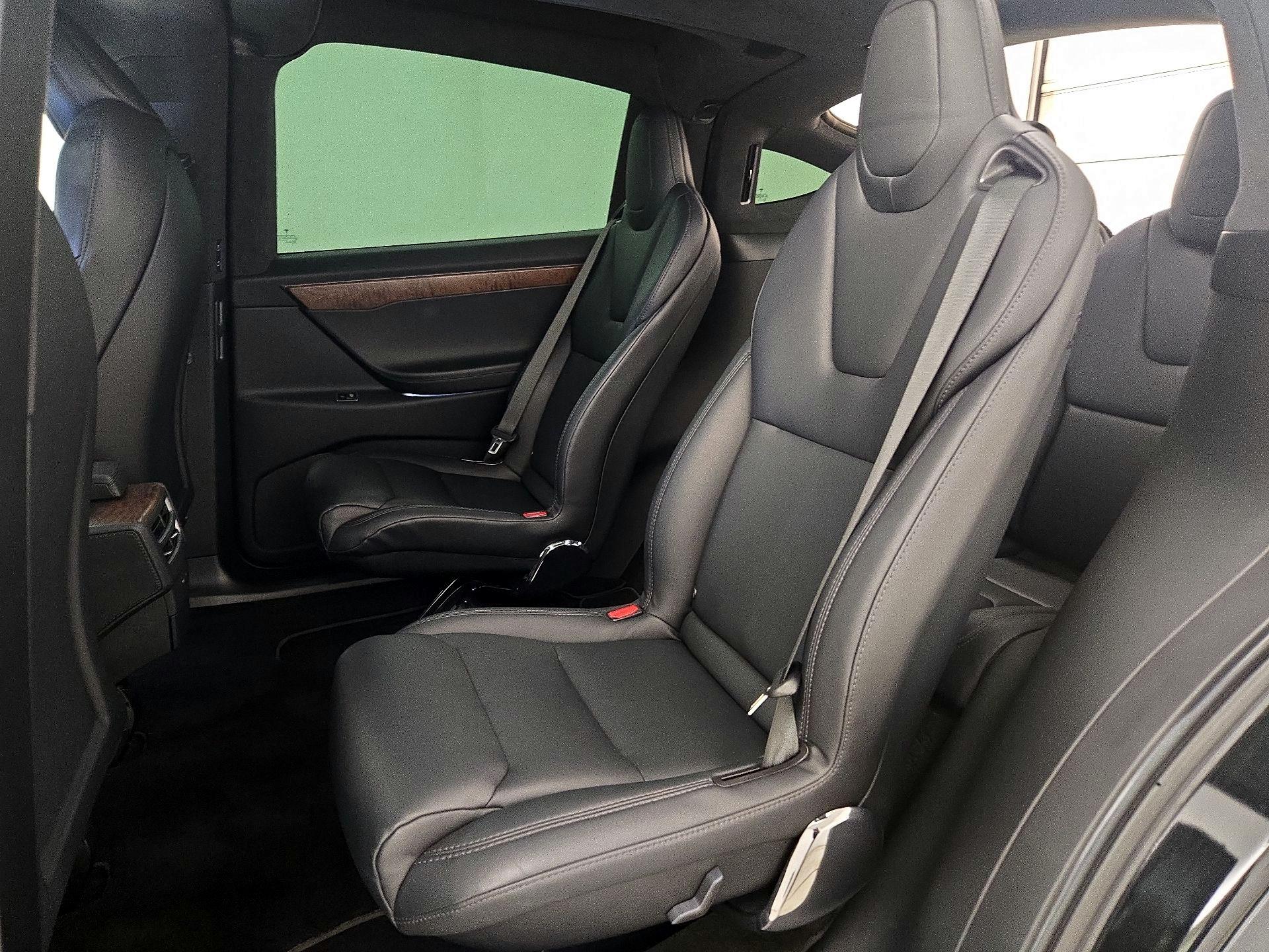 Thumbnail: 2020 Tesla Model X - 20