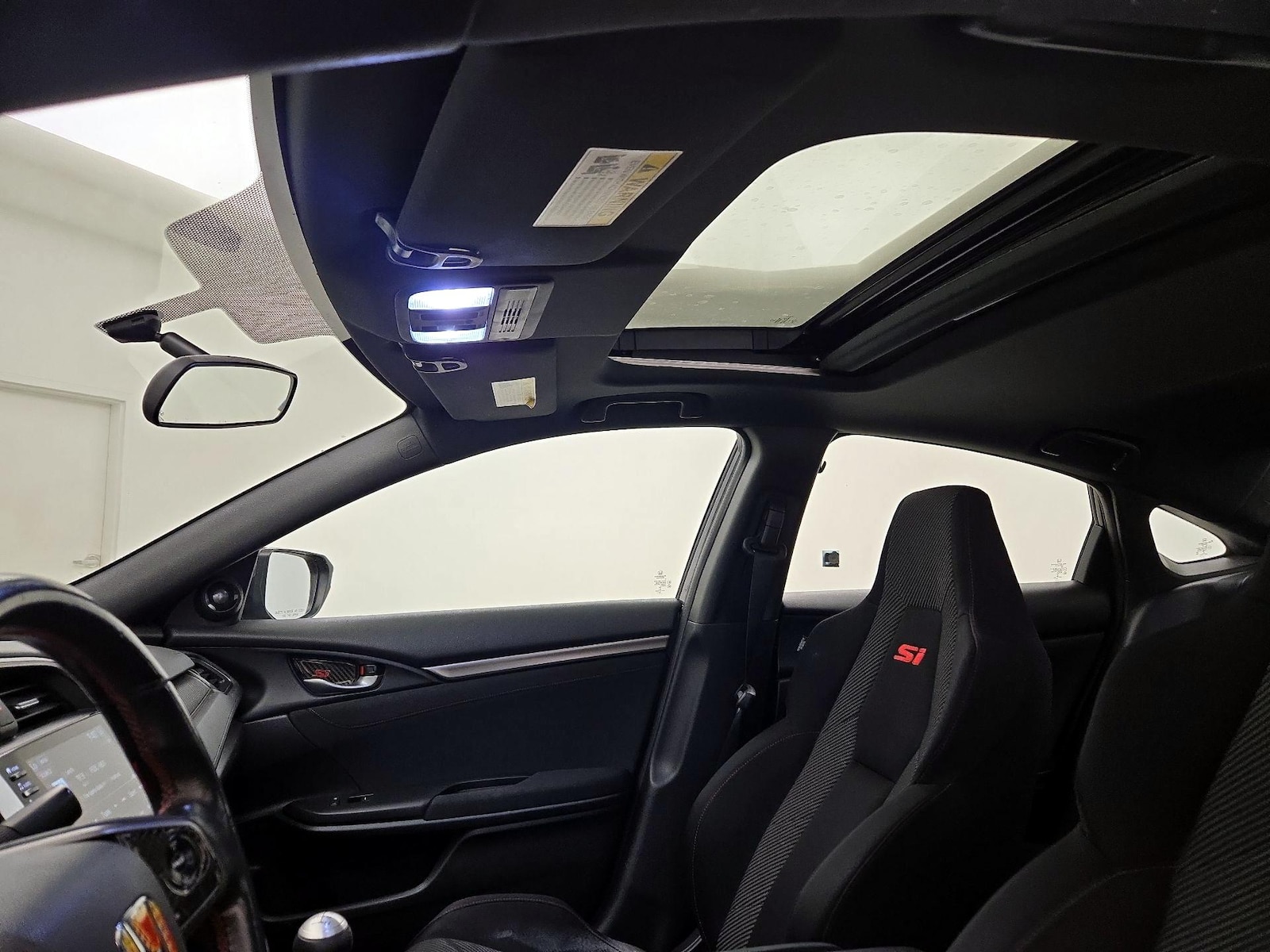 Sunroof(s) & Overhead Airbags