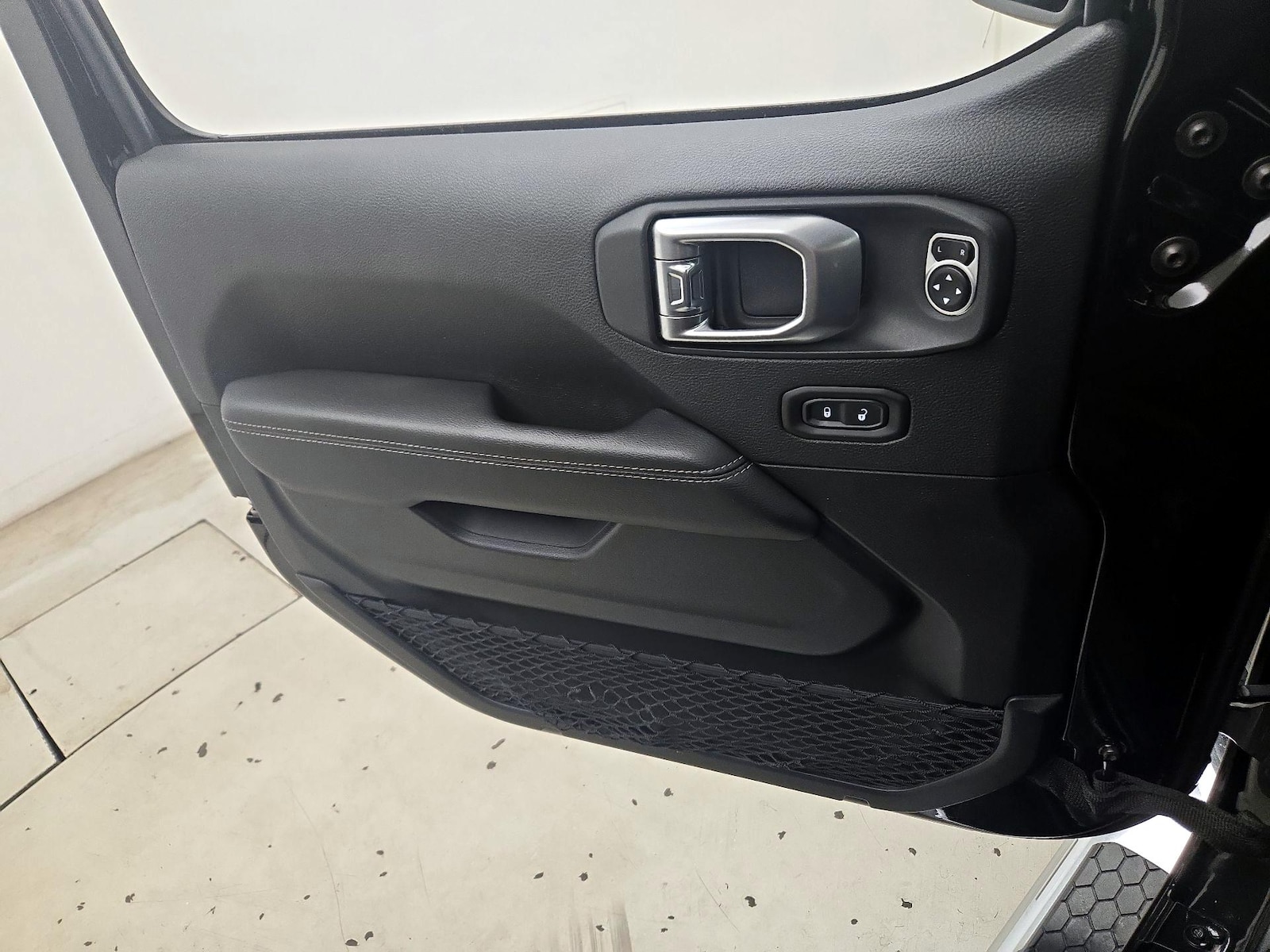 2020 Jeep Wrangler Unlimited Sahara - Photo 13