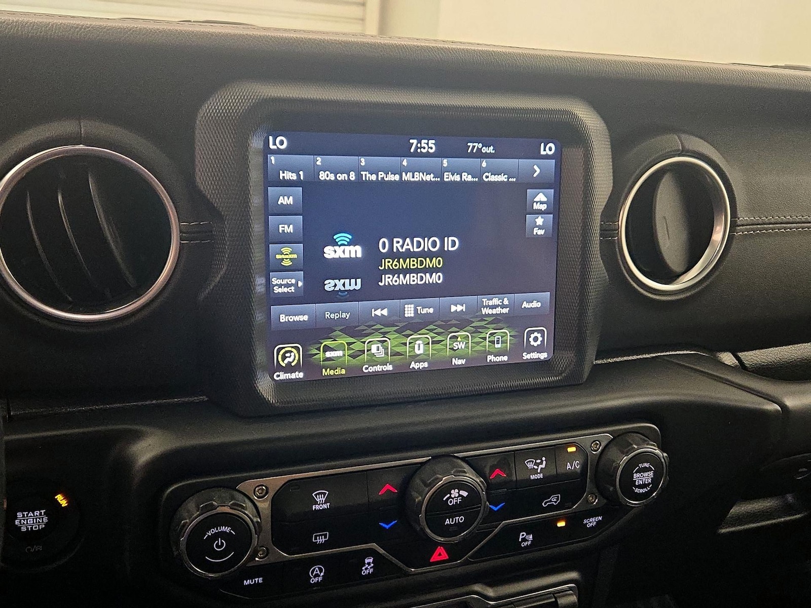 2020 Jeep Wrangler Unlimited Sahara - Photo 16