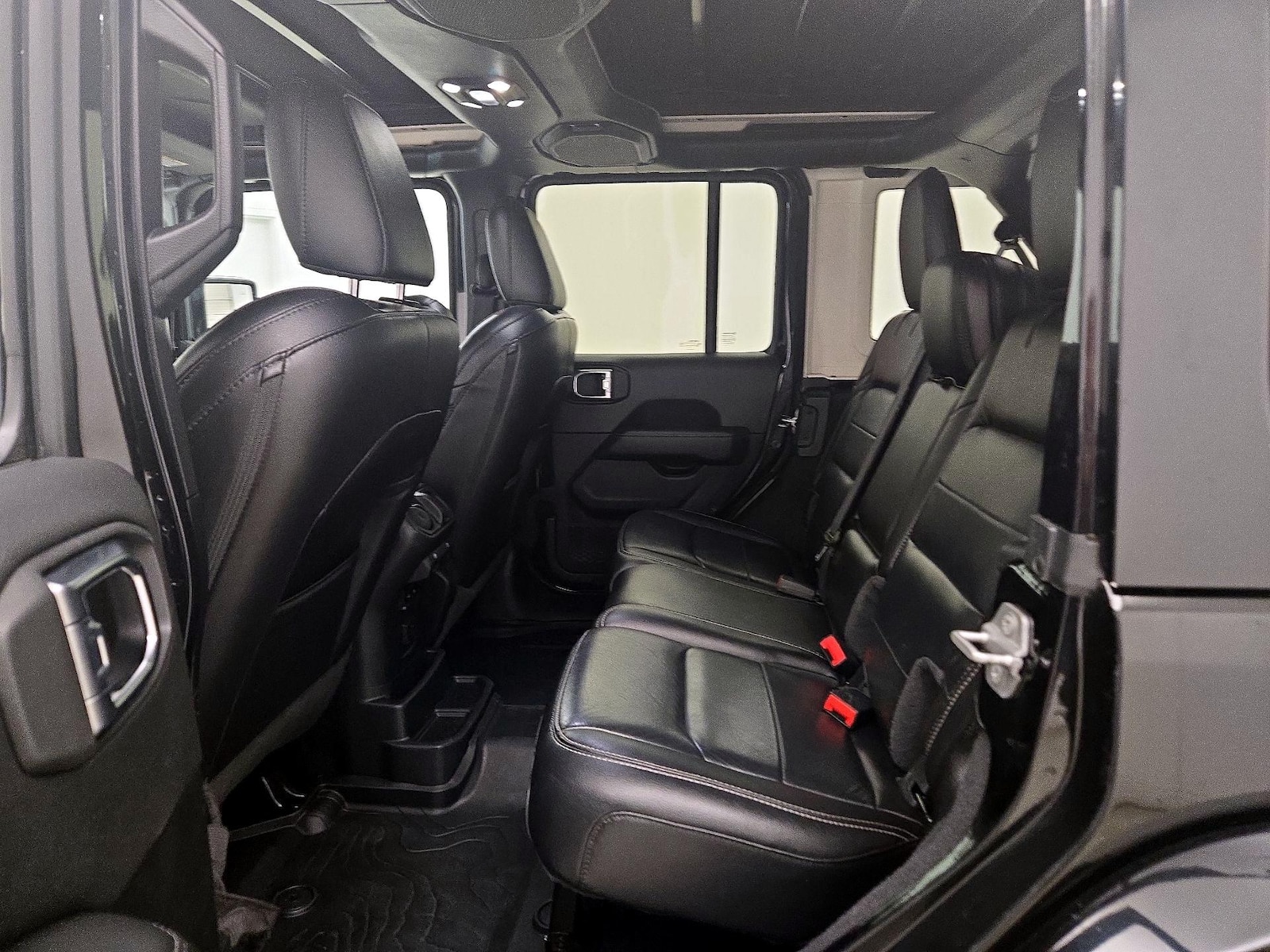 2020 Jeep Wrangler Unlimited Sahara - Photo 20