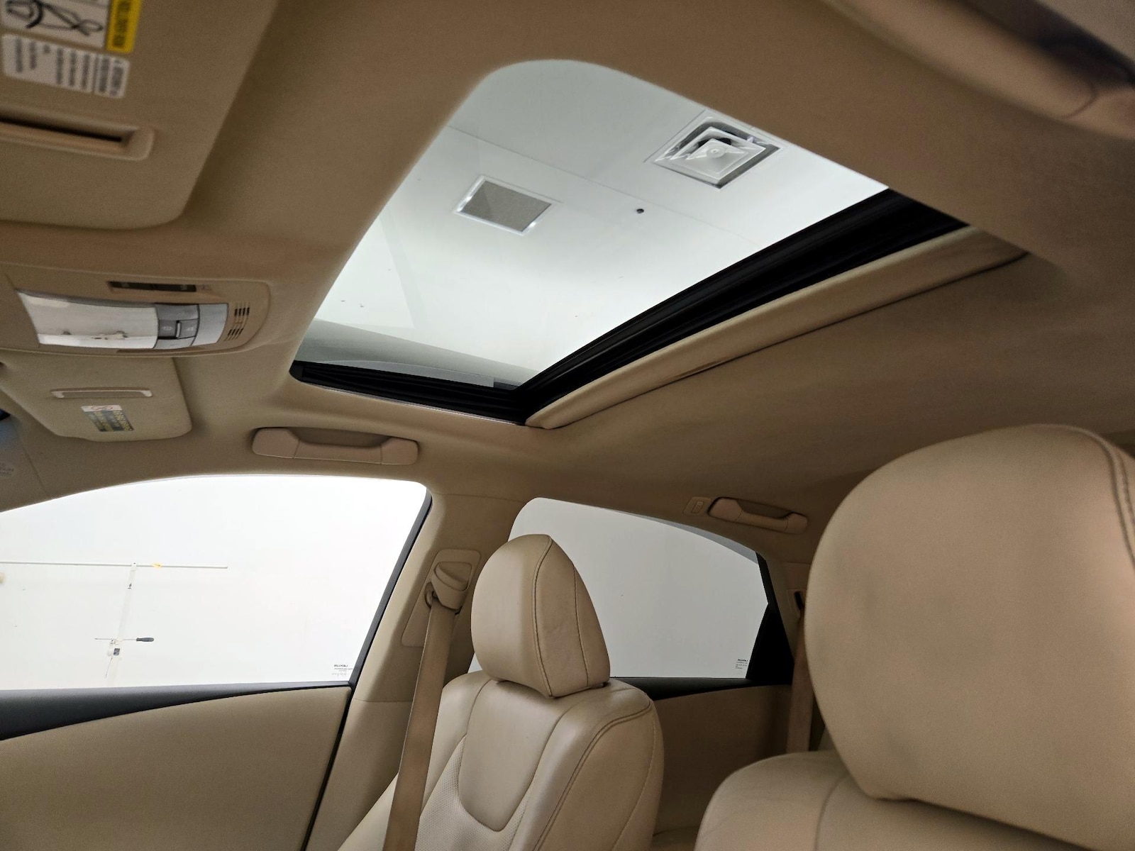 Sunroof(s) & Overhead Airbags