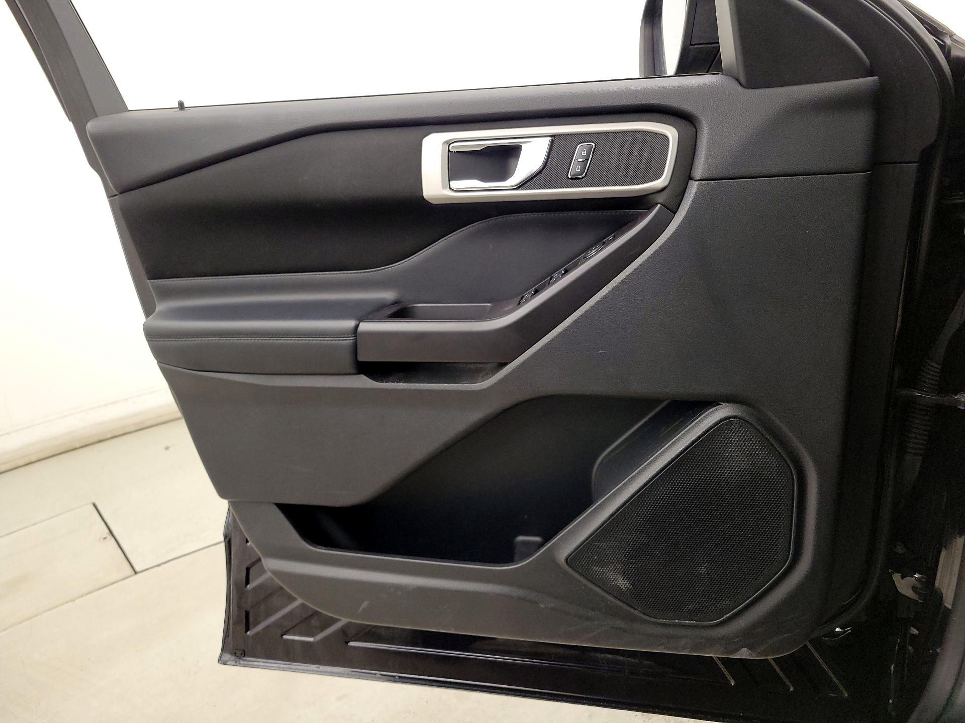 Thumbnail: 2020 Ford Explorer - 12