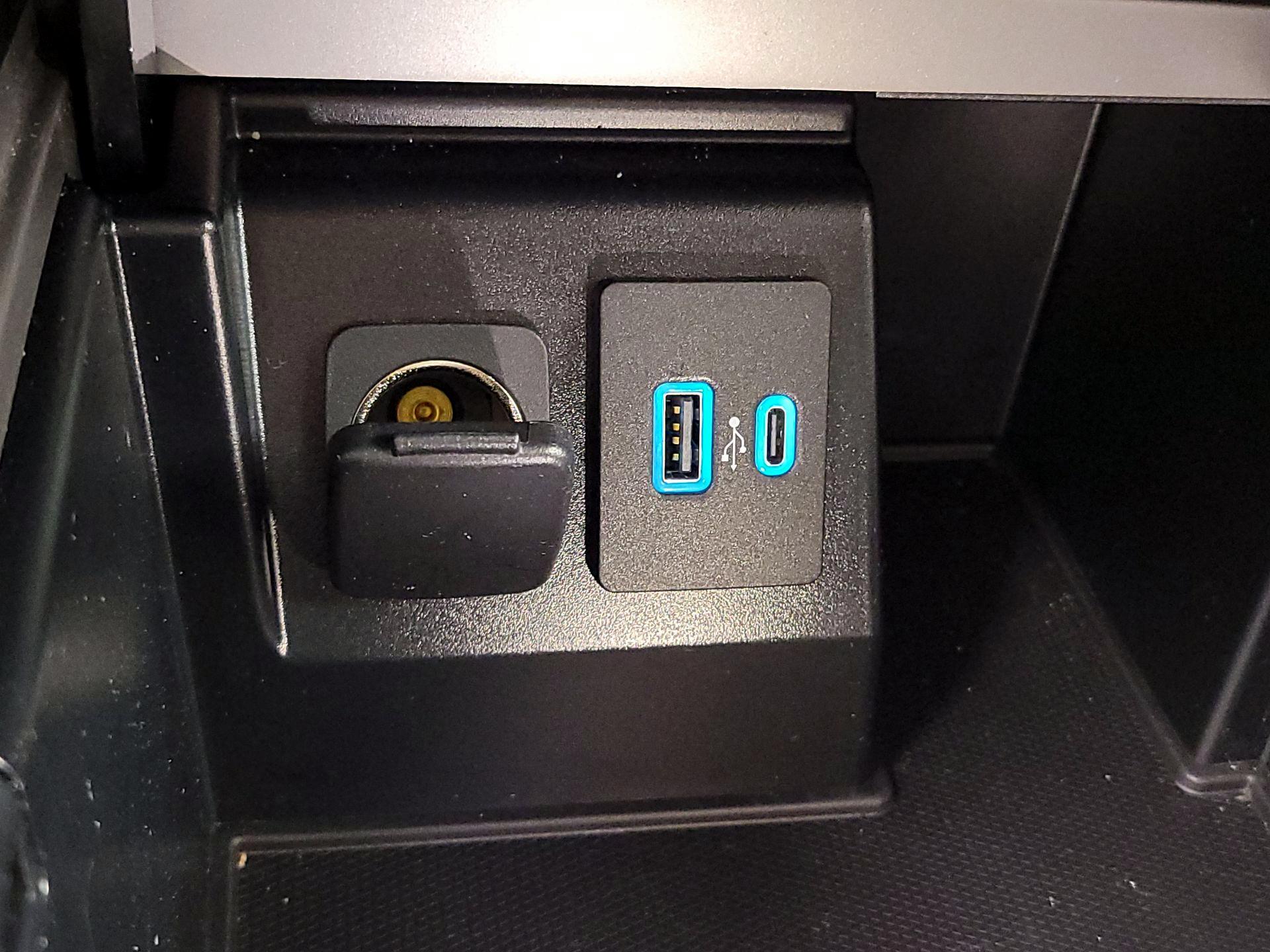 Thumbnail: 2020 Ford Explorer - 18