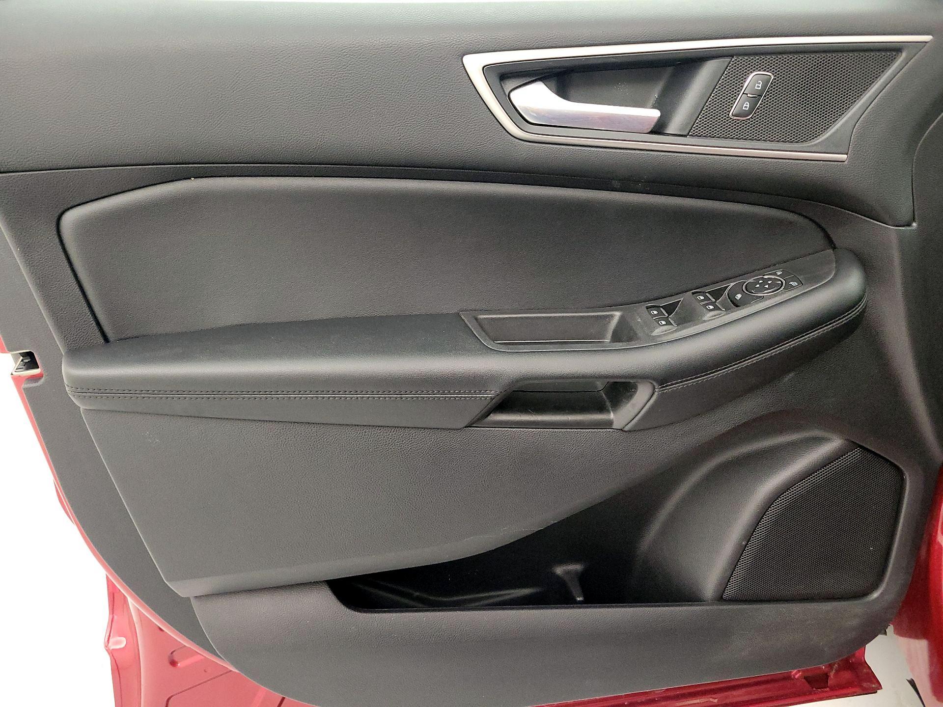 Thumbnail: 2022 Ford Edge - 12