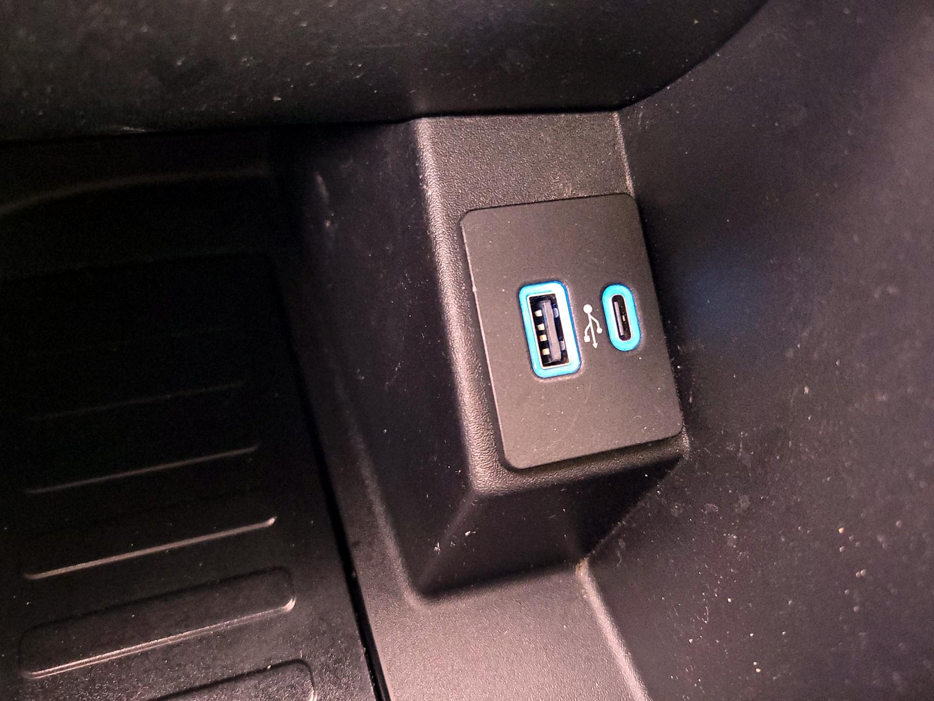 Thumbnail: 2022 Ford Edge - 18