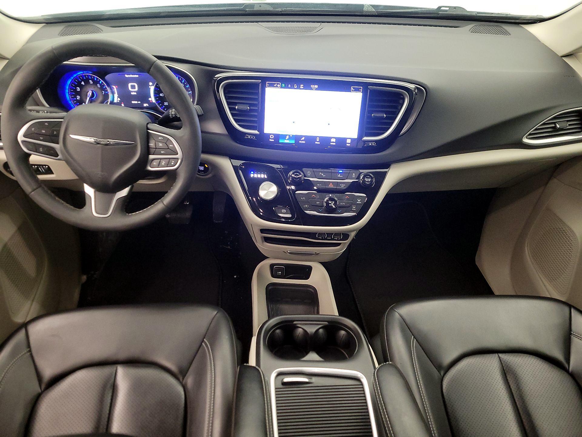 Thumbnail: 2023 Chrysler Pacifica - 9