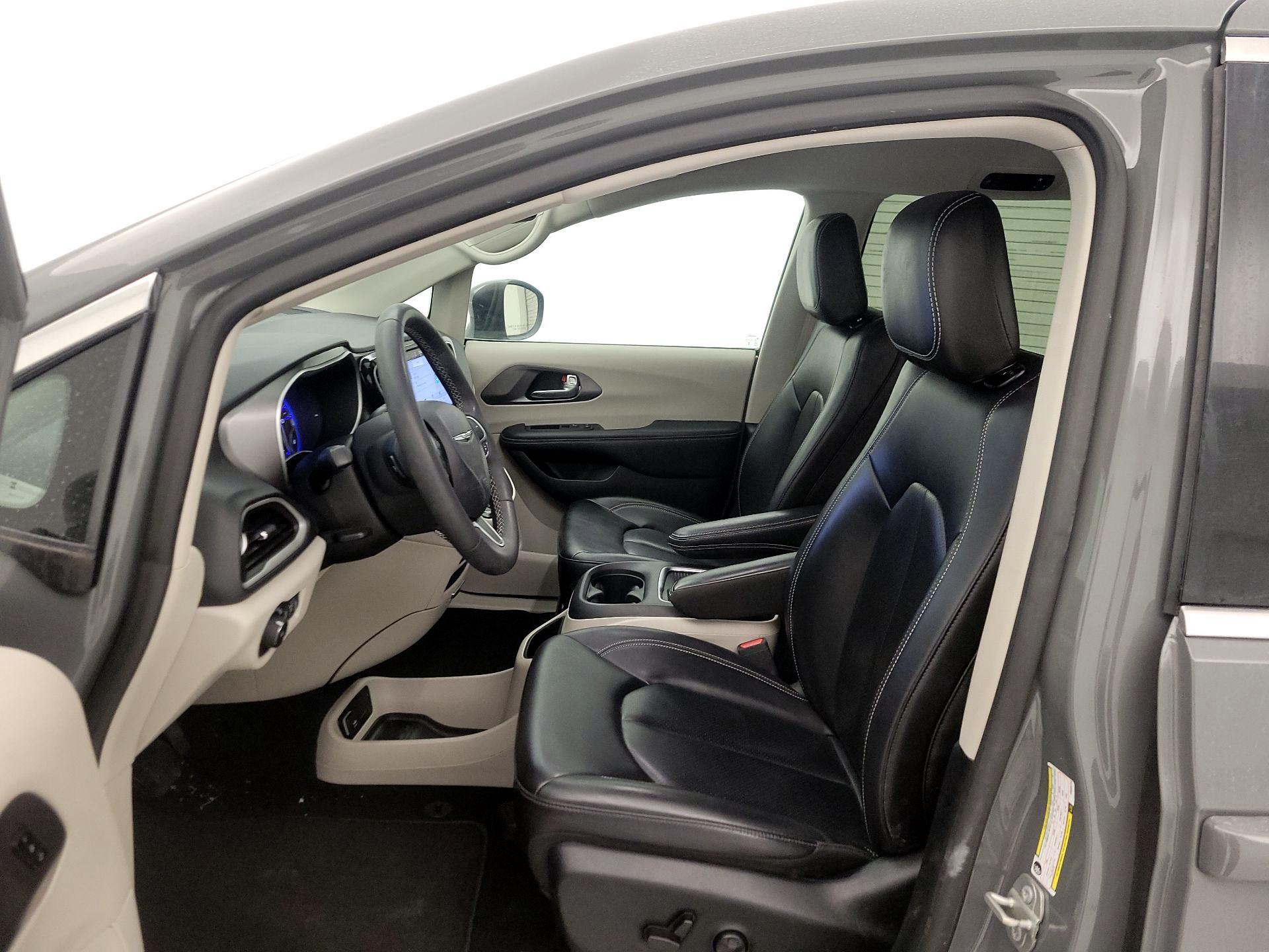 Thumbnail: 2023 Chrysler Pacifica - 11