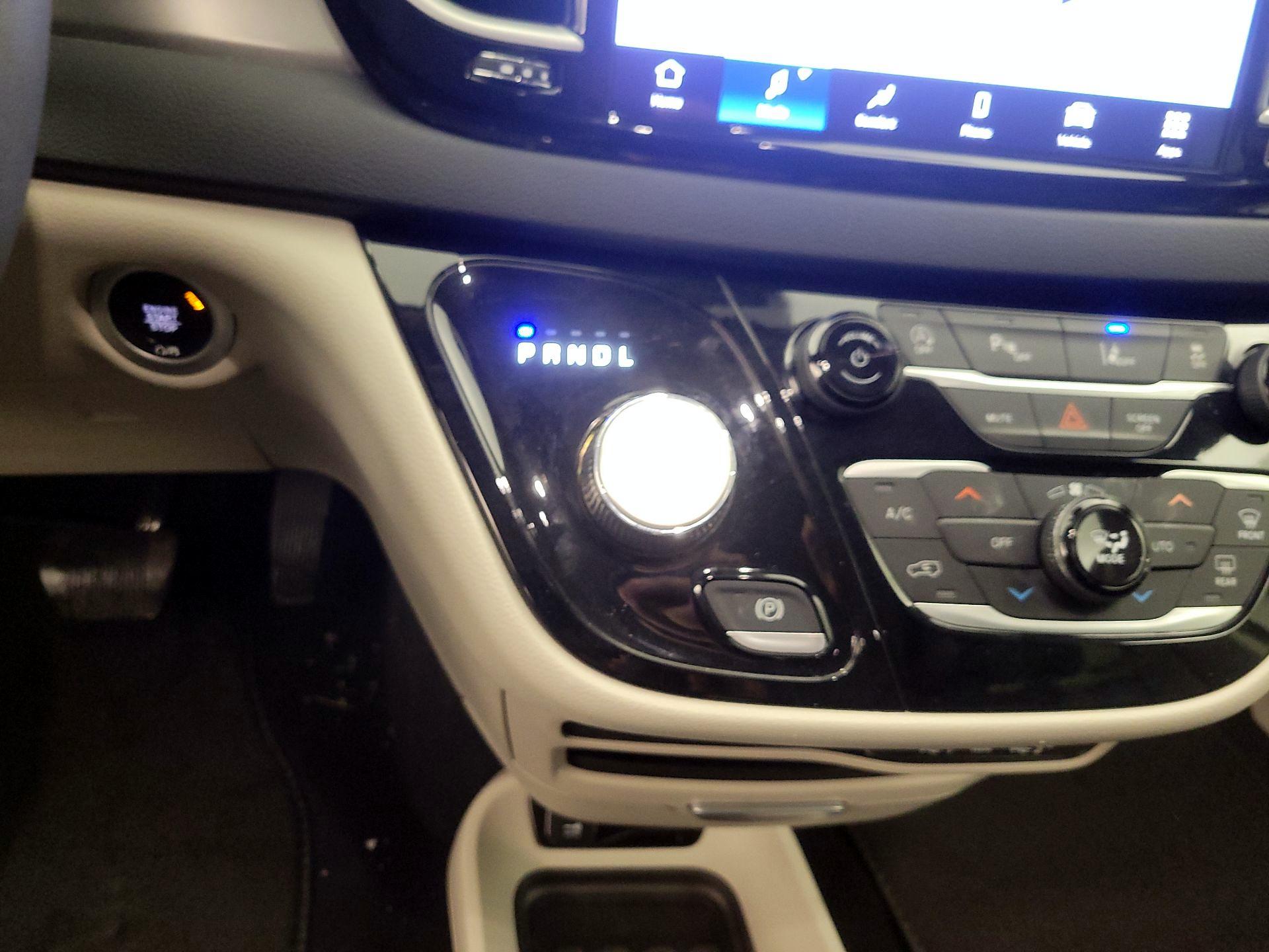 Thumbnail: 2023 Chrysler Pacifica - 17