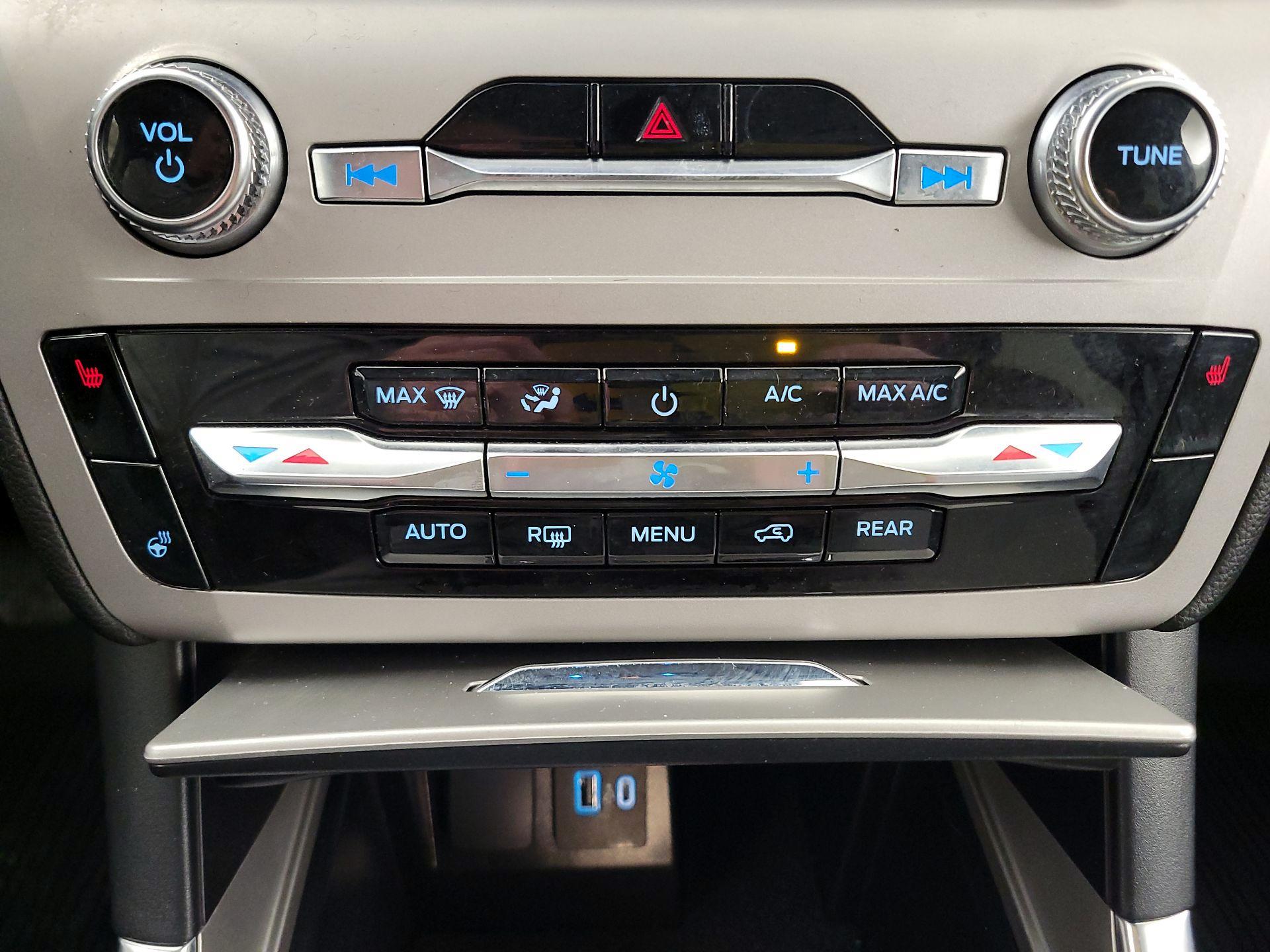 Thumbnail: 2023 Ford Explorer - 16