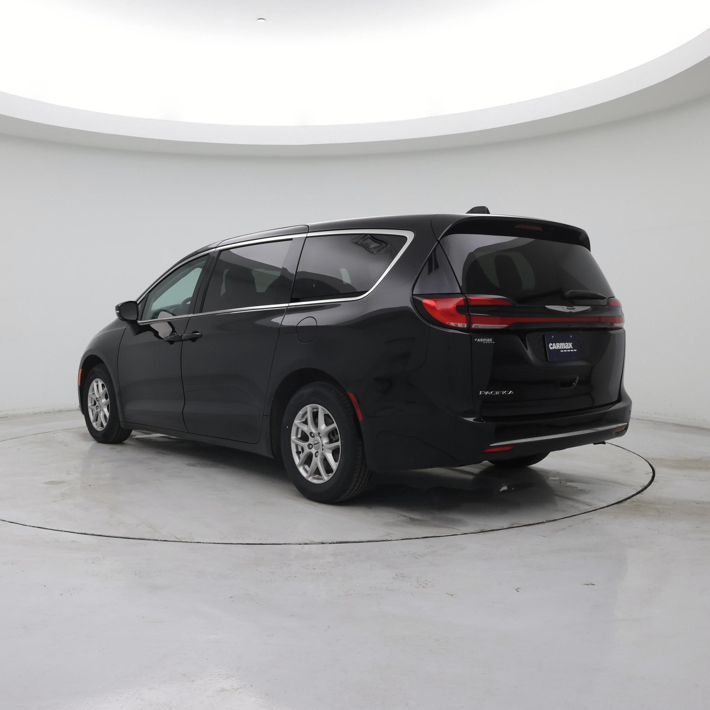 Thumbnail: 2024 Chrysler Pacifica - 2