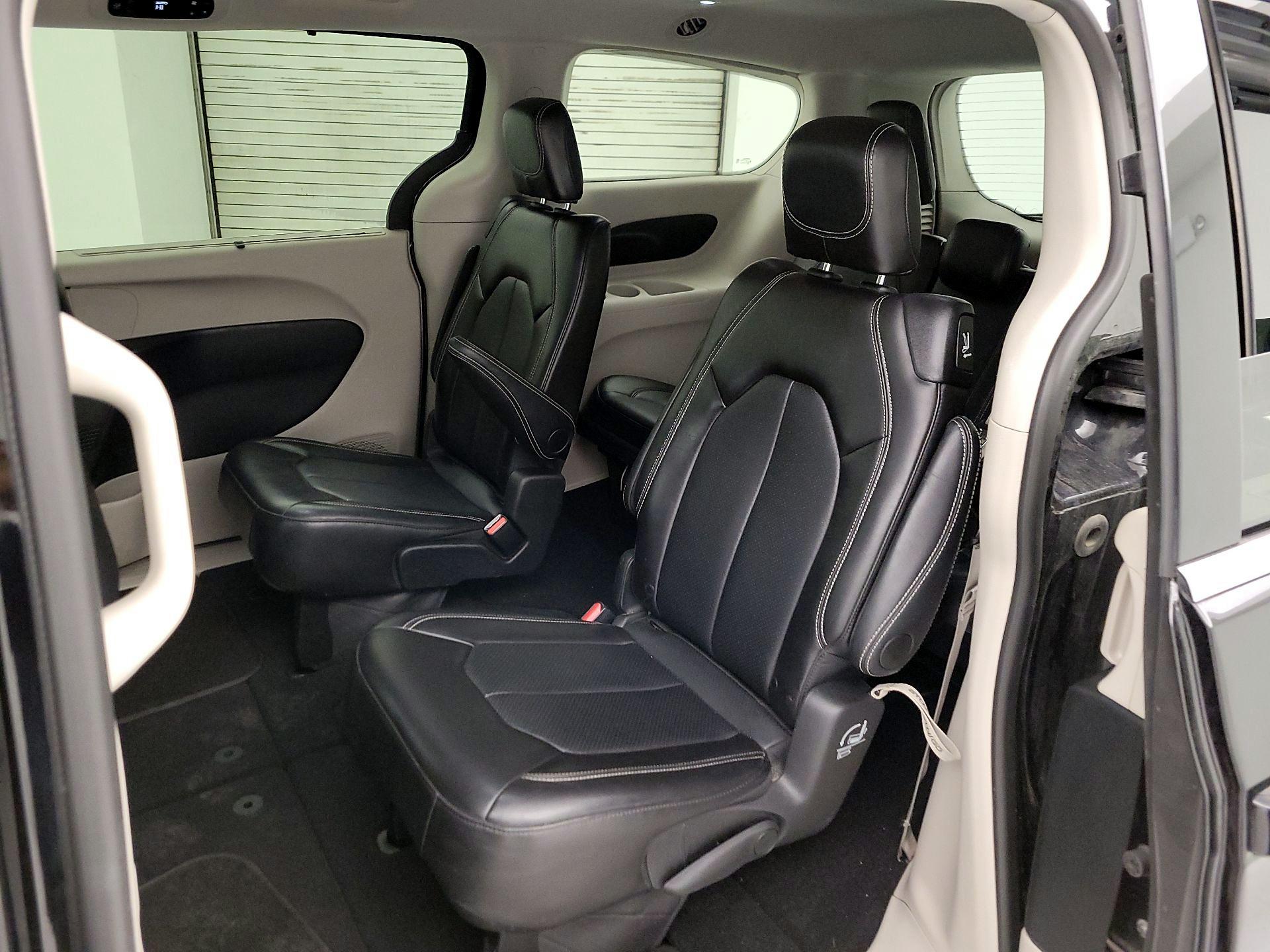 Thumbnail: 2024 Chrysler Pacifica - 19