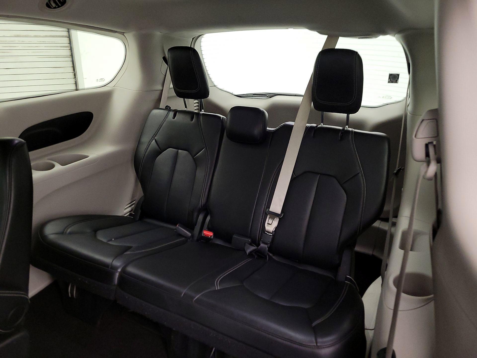 Thumbnail: 2024 Chrysler Pacifica - 20