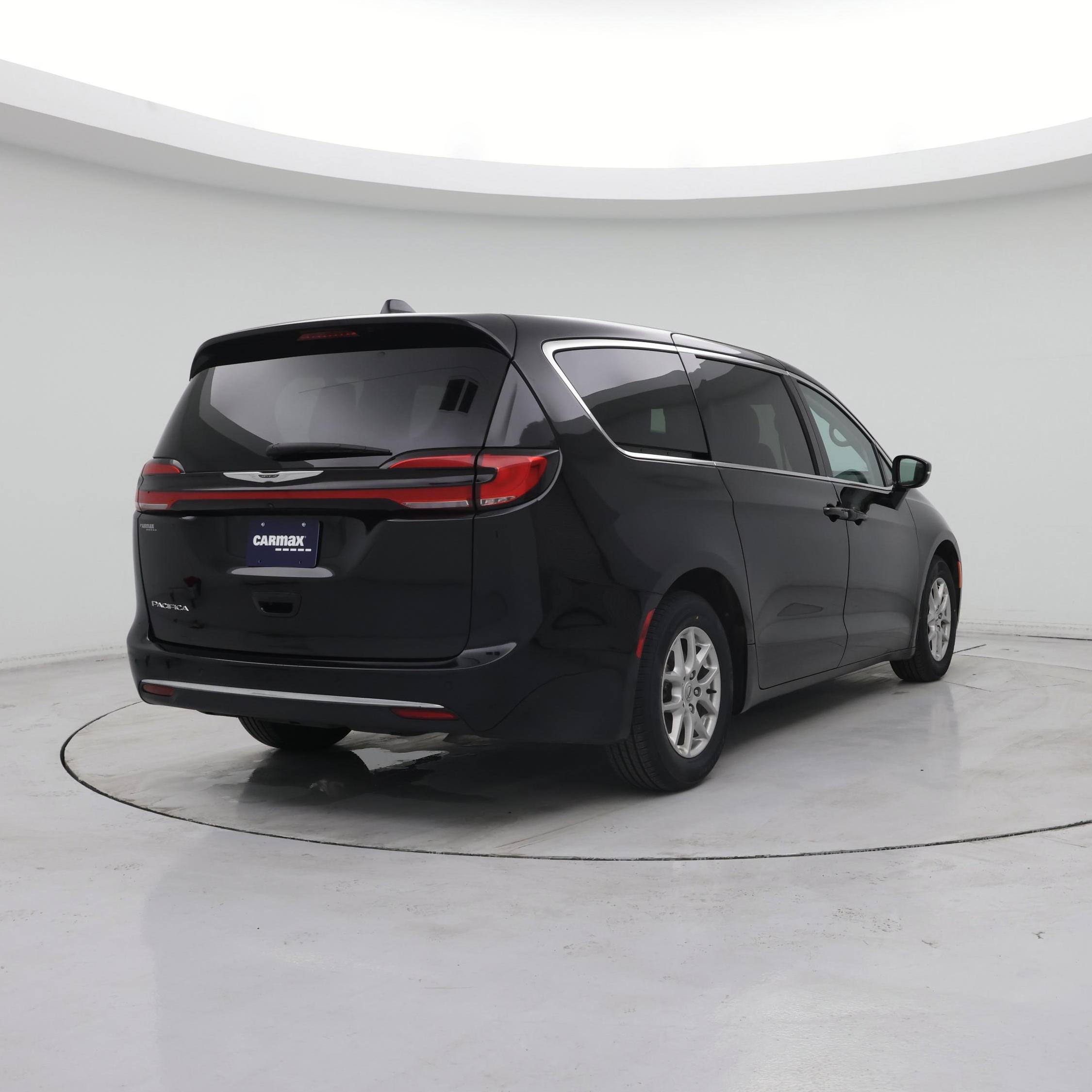 Thumbnail: 2024 Chrysler Pacifica - 8