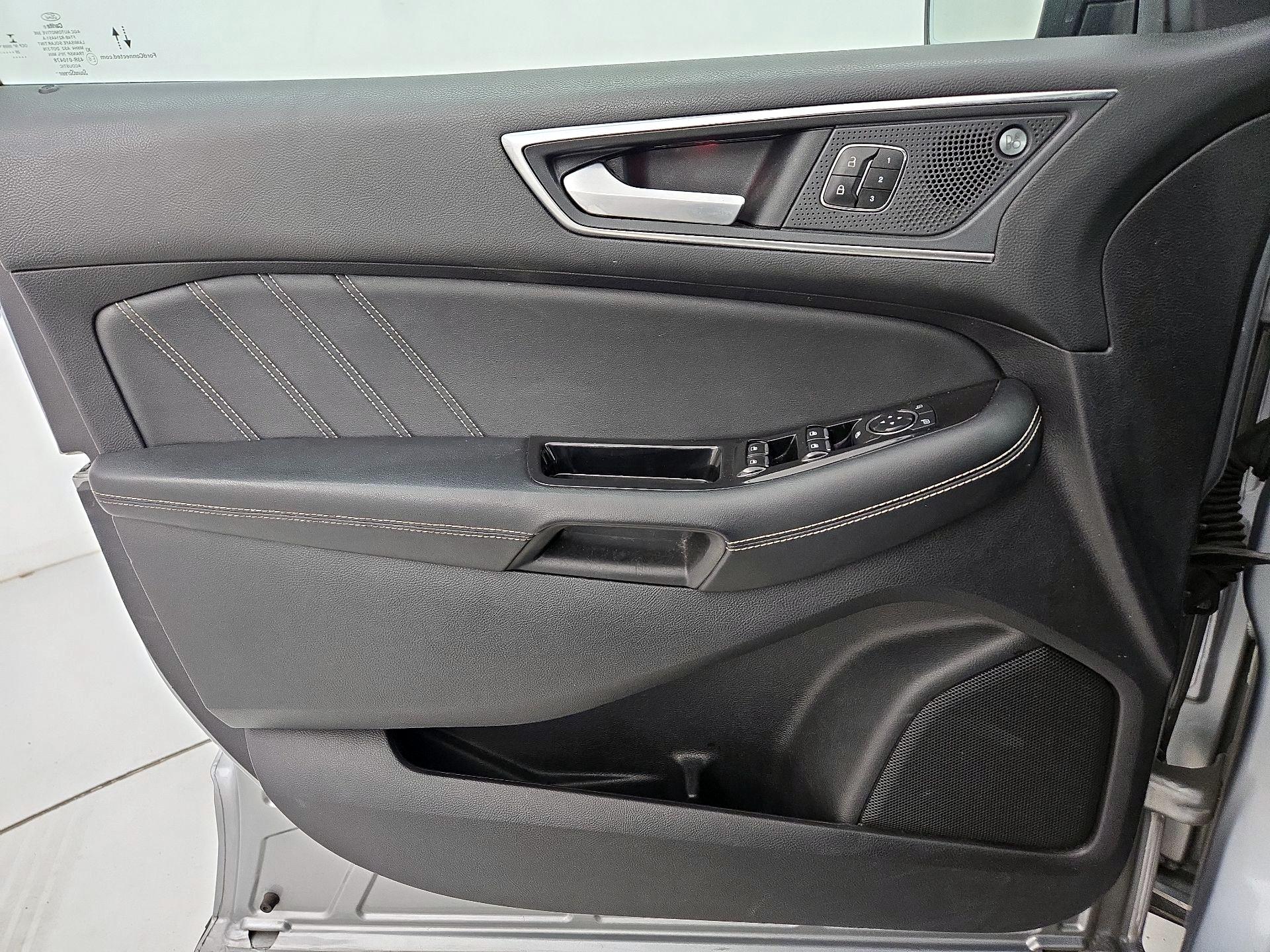 Thumbnail: 2020 Ford Edge - 12