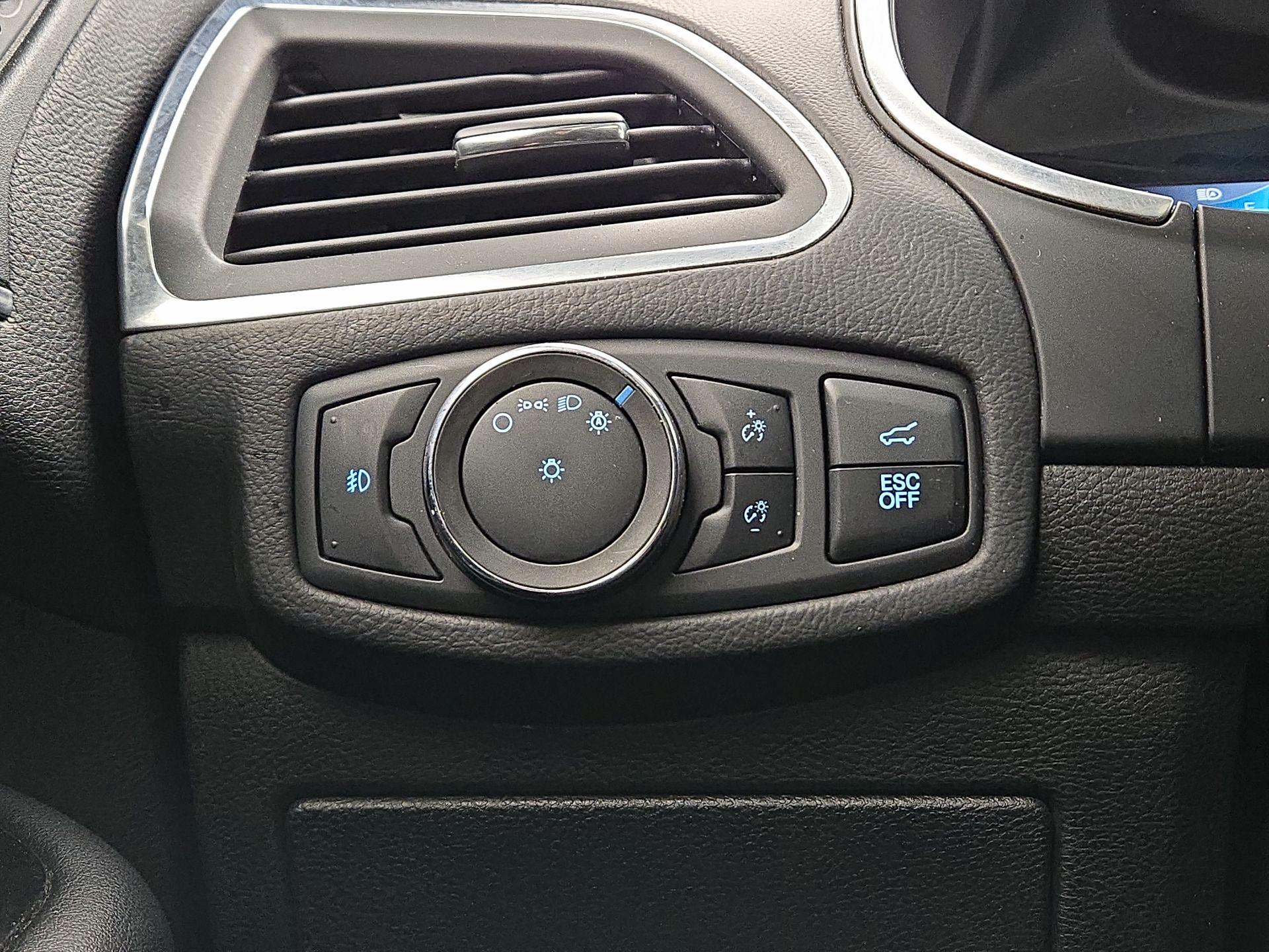 Thumbnail: 2020 Ford Edge - 13