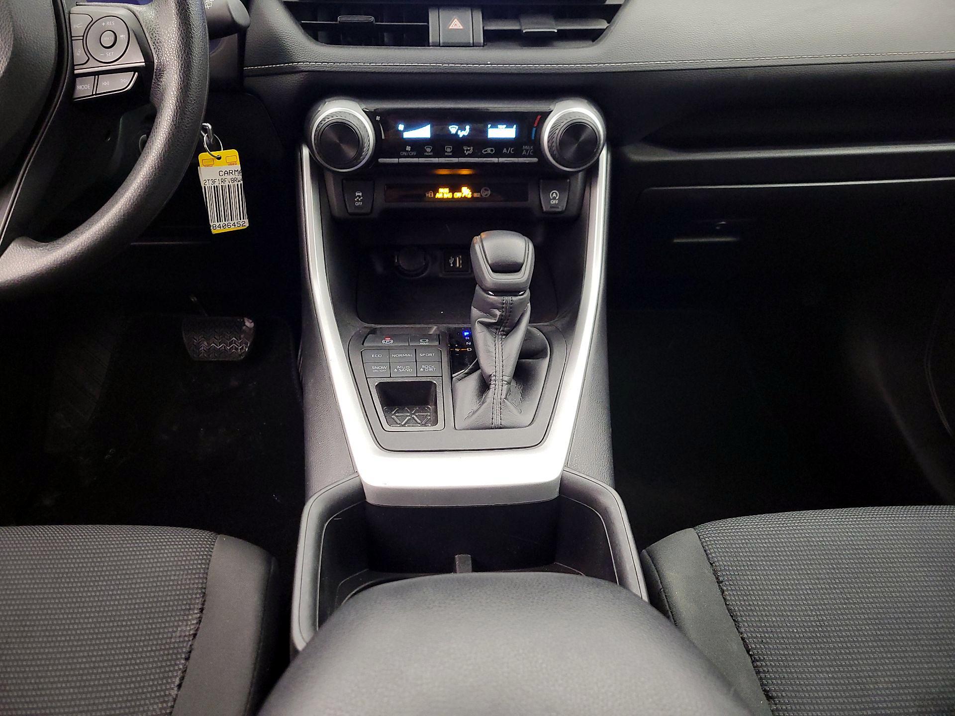 Thumbnail: 2024 Toyota RAV4 - 17