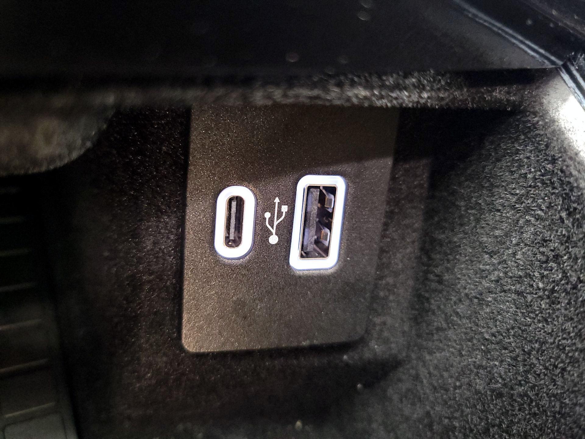 Thumbnail: 2023 Lincoln Nautilus - 19