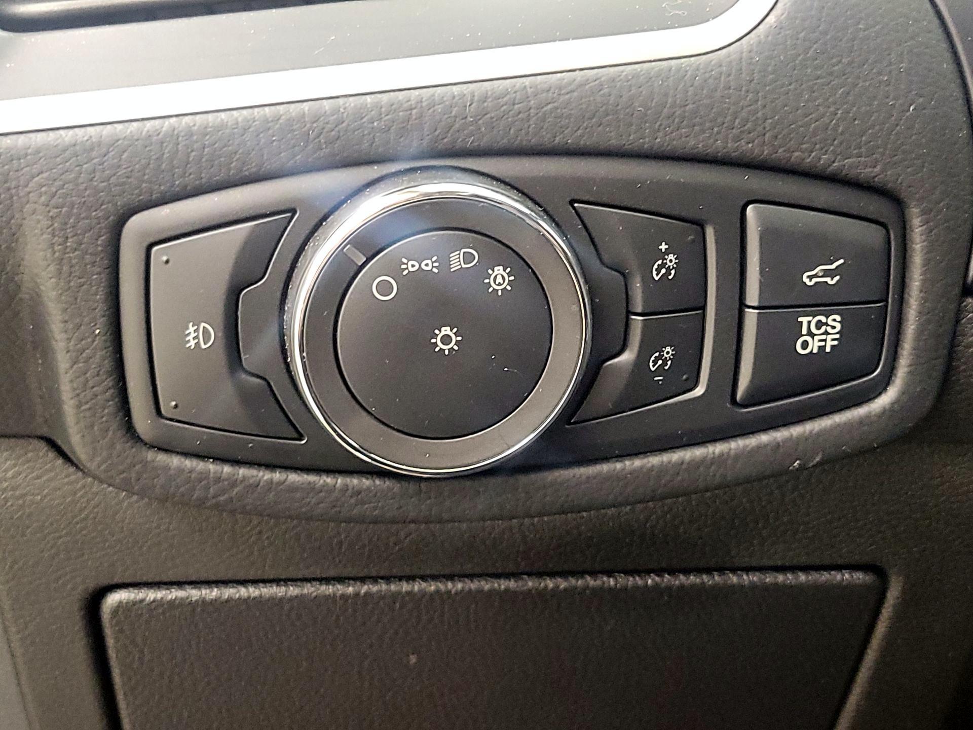 Thumbnail: 2022 Ford Edge - 13