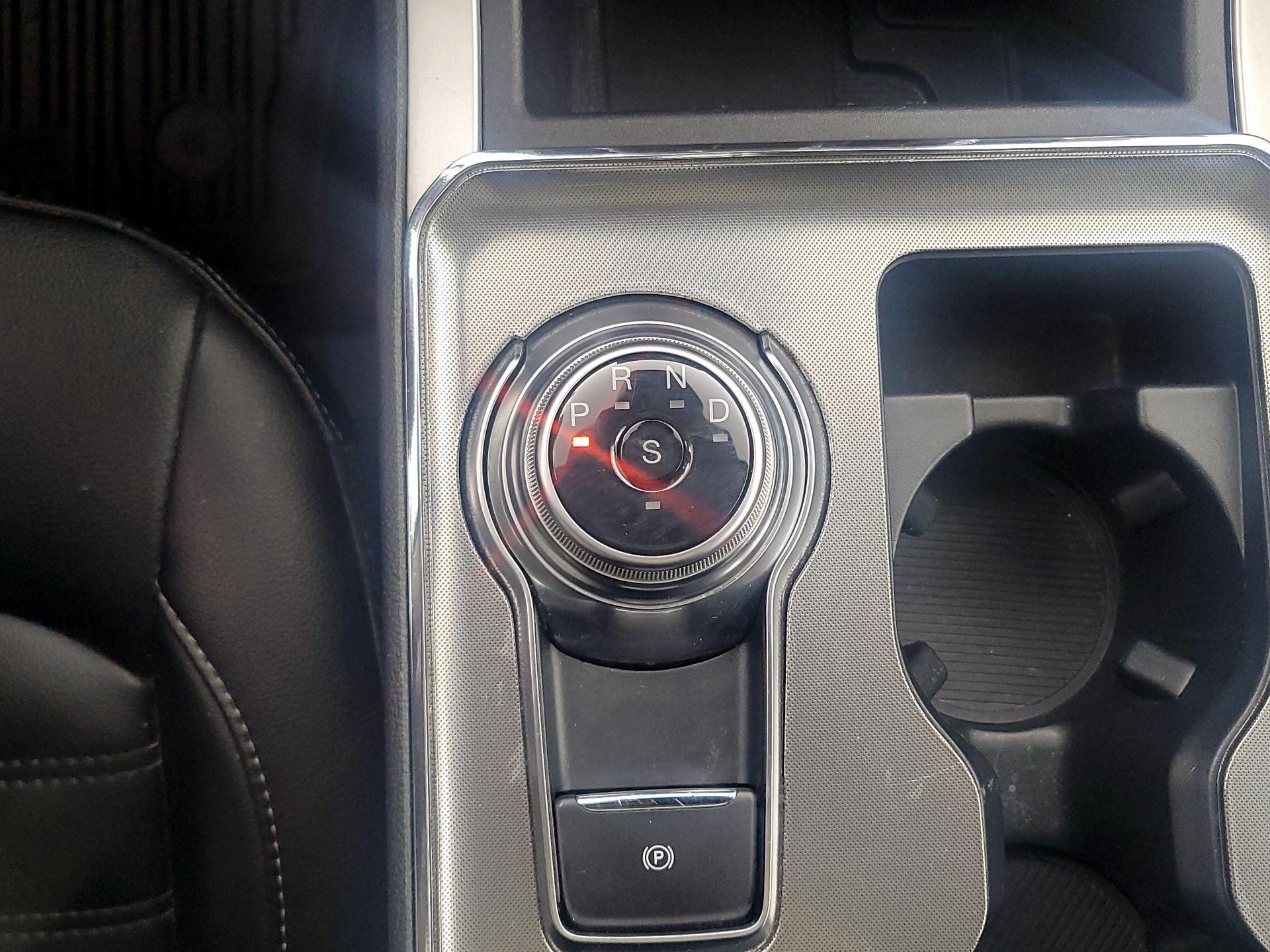 Thumbnail: 2022 Ford Edge - 17