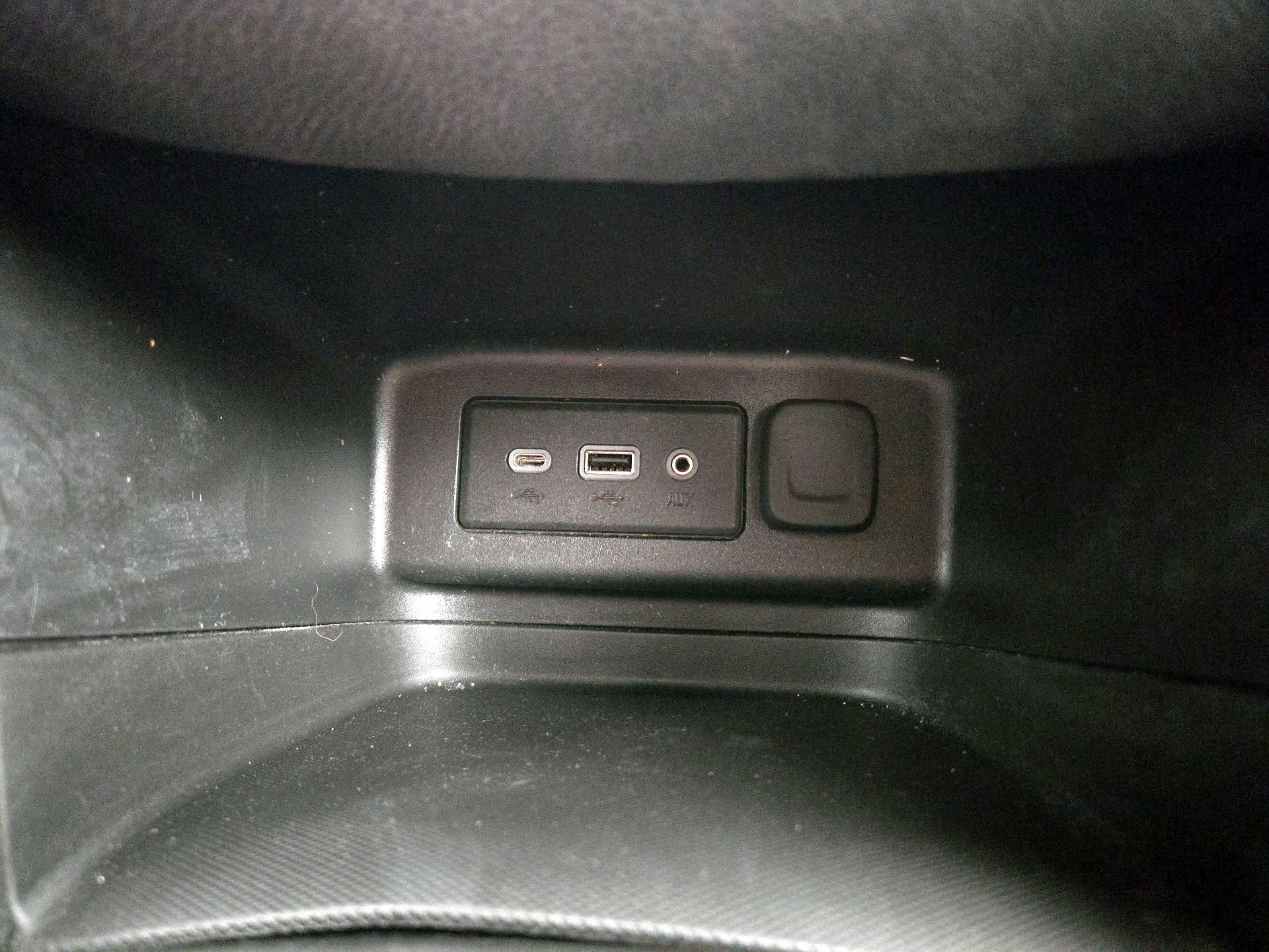 Thumbnail: 2022 Chevrolet Equinox - 18