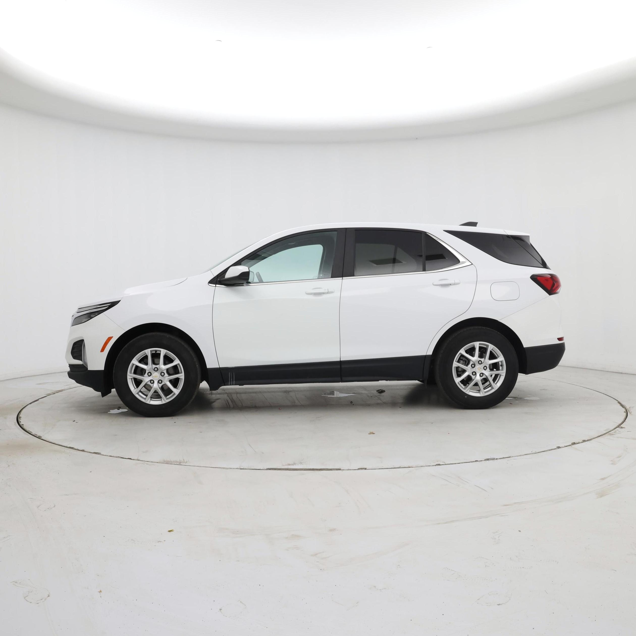 Thumbnail: 2022 Chevrolet Equinox - 3