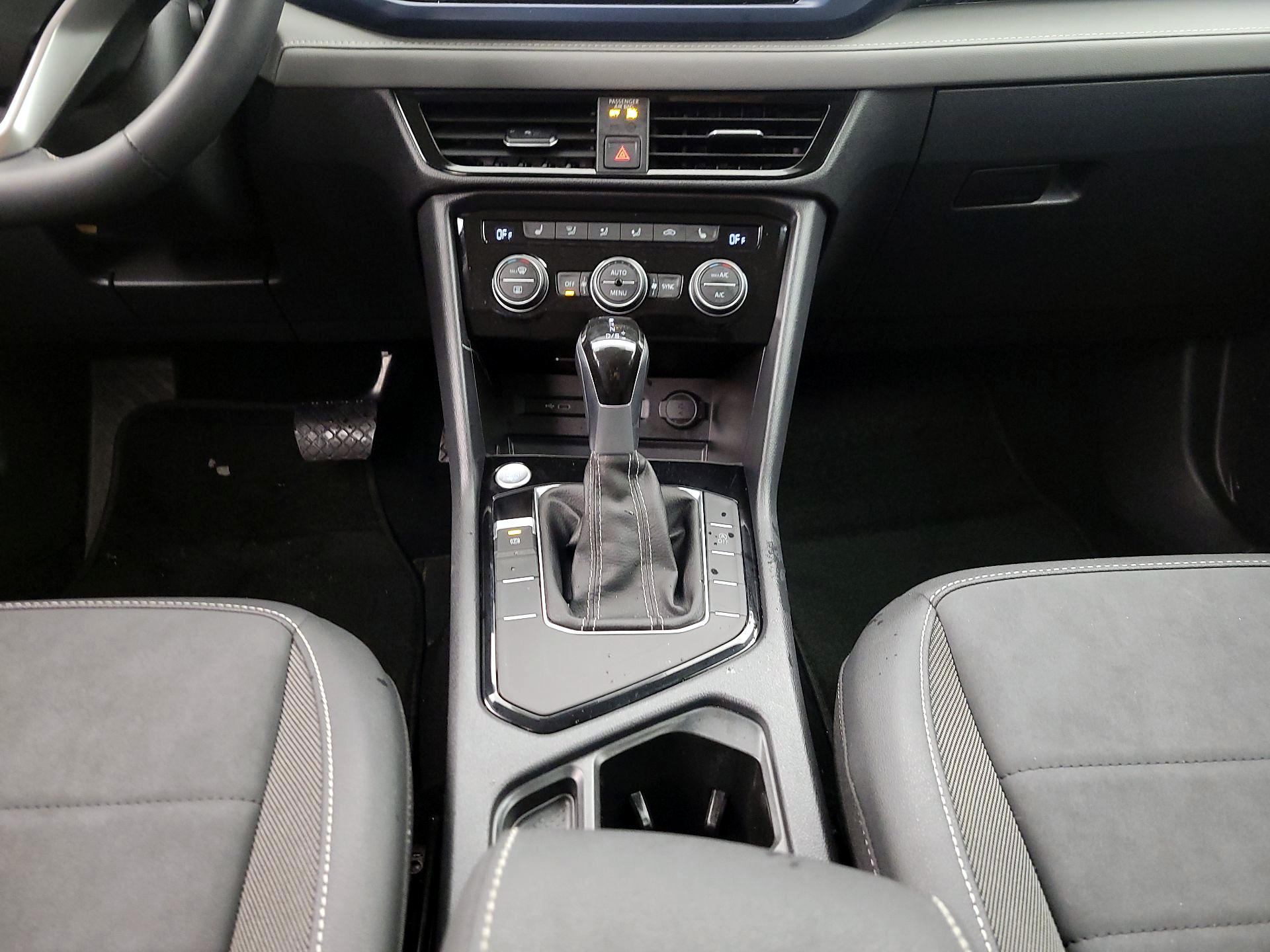 Thumbnail: 2024 Volkswagen Taos - 17