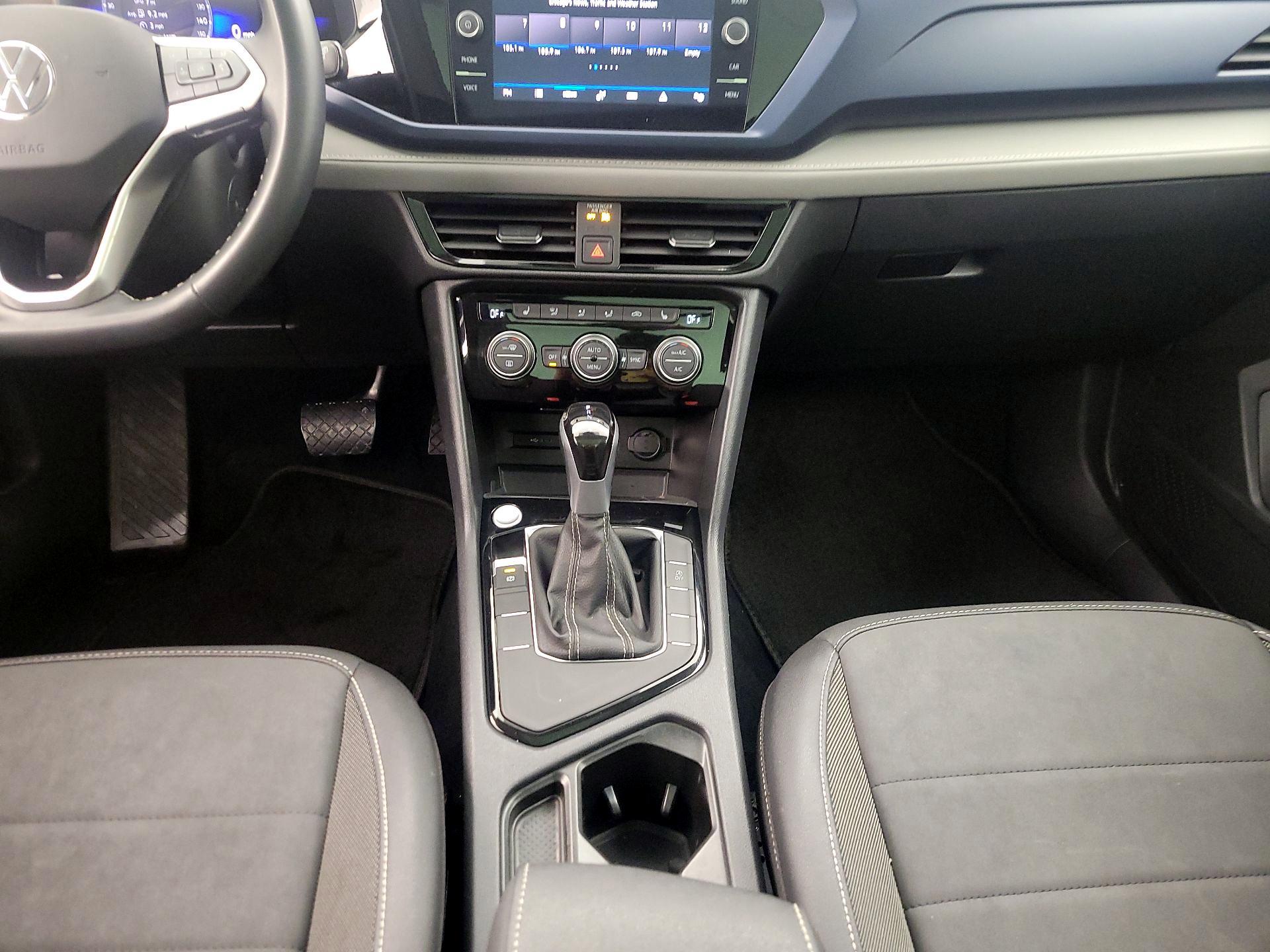 Thumbnail: 2024 Volkswagen Taos - 17