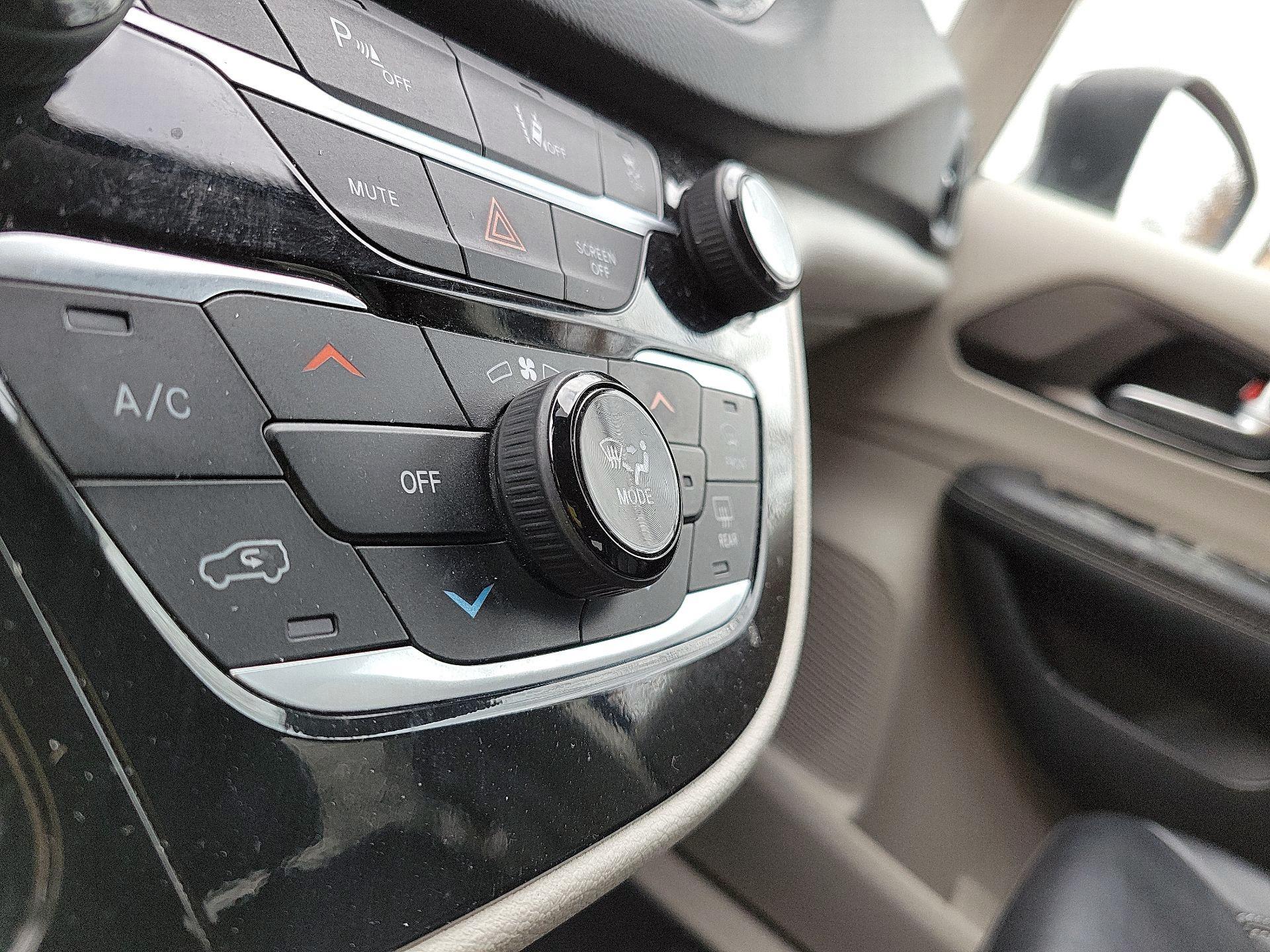 Thumbnail: 2023 Chrysler Pacifica - 14