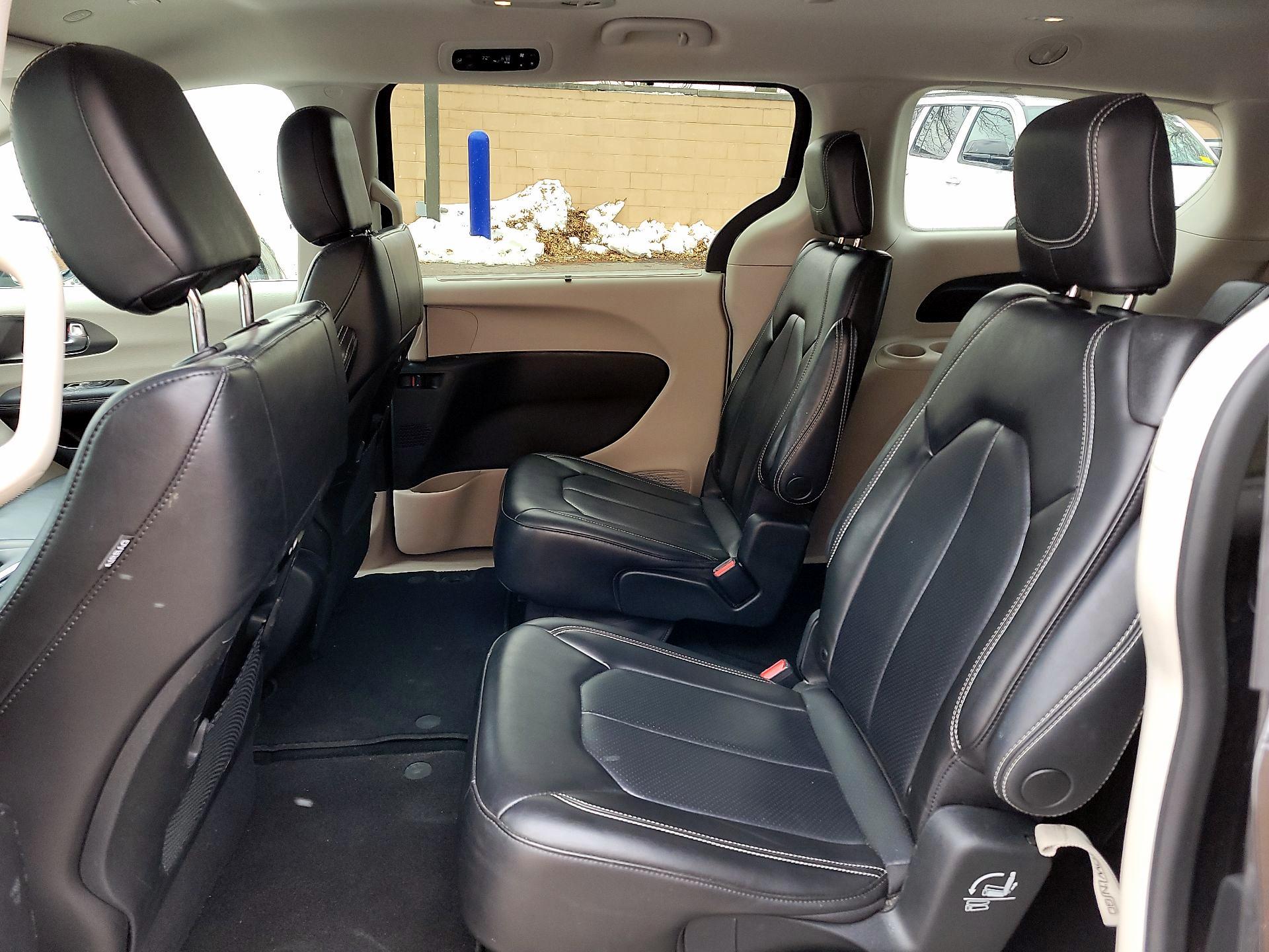 Thumbnail: 2023 Chrysler Pacifica - 17