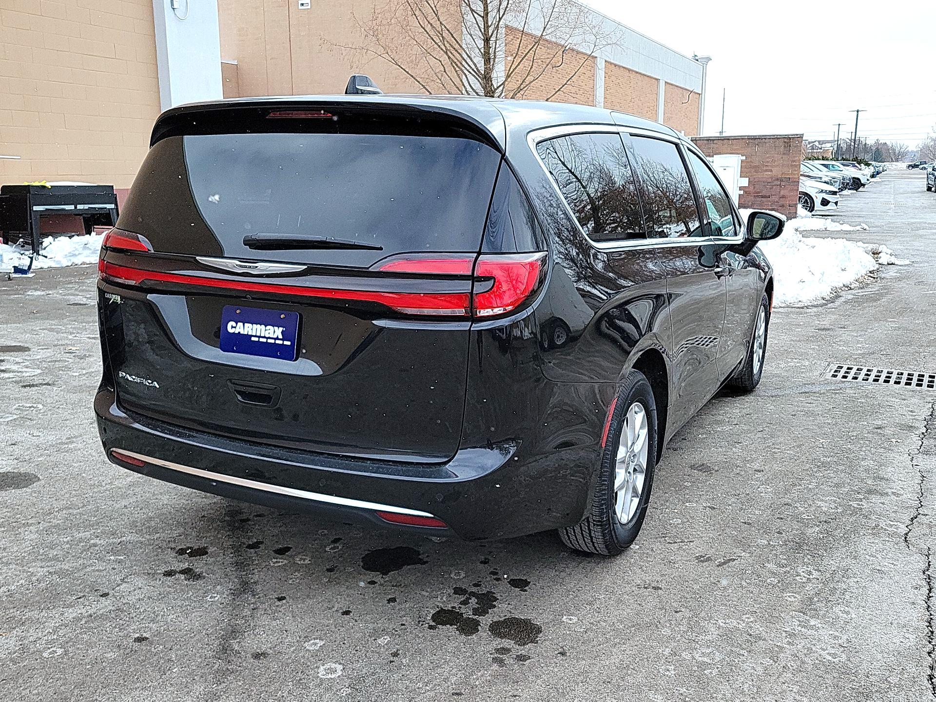 Thumbnail: 2023 Chrysler Pacifica - 5