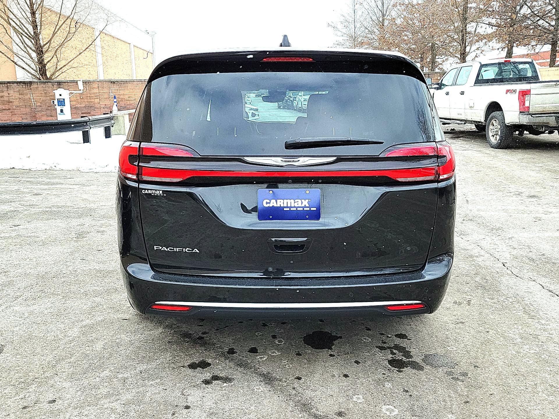 Thumbnail: 2023 Chrysler Pacifica - 6